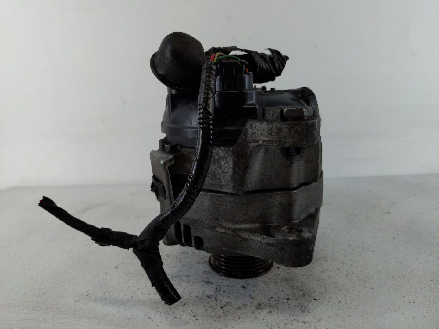 2015-2019 Hyundai Sonata Alternator Replacement Generator Charging Assembly Engine OEM Fits OEM Used Auto Parts - Oemusedaut