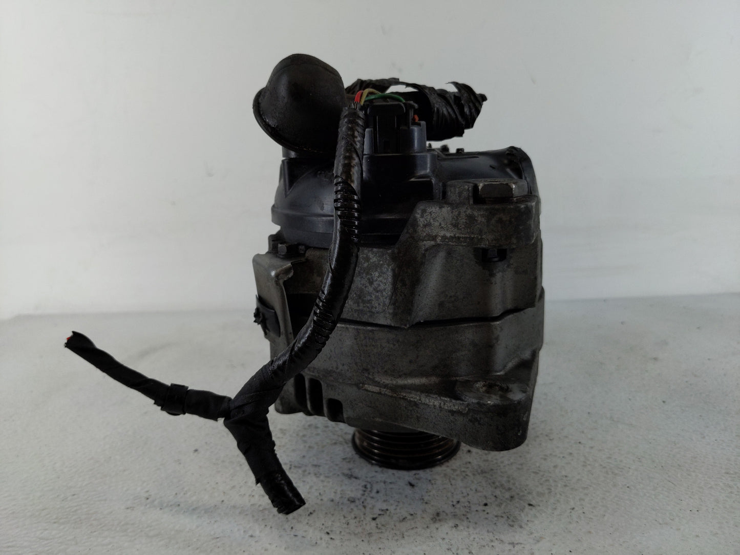 2015-2019 Hyundai Sonata Alternator Replacement Generator Charging Assembly Engine OEM Fits OEM Used Auto Parts - Oemusedaut