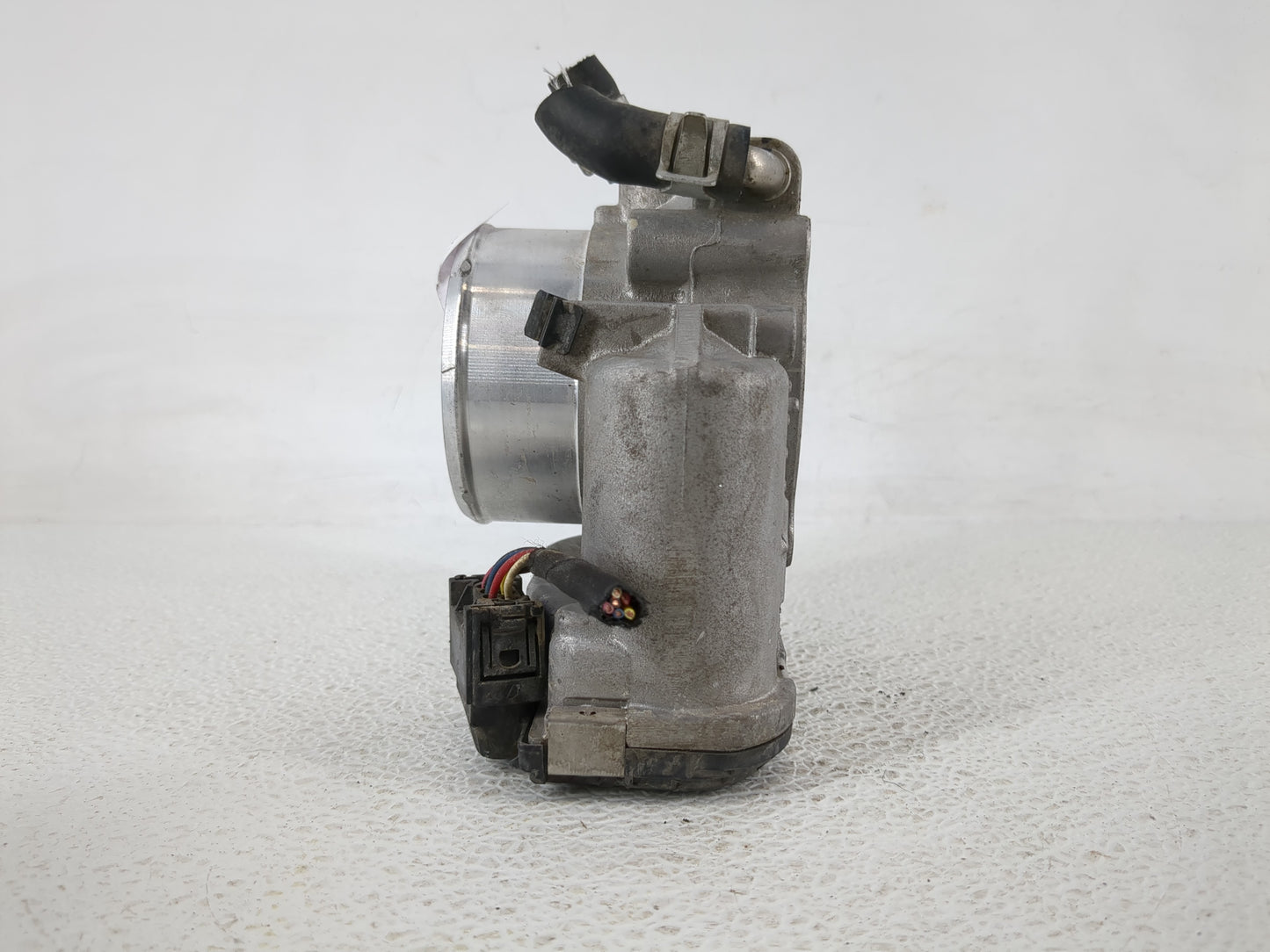 2015-2019 Hyundai Sonata Throttle Body P/N:35100-2G600 Fits Fits 2015 2016 2017 2018 2019 2020 2021 OEM Used Auto Parts - Oe