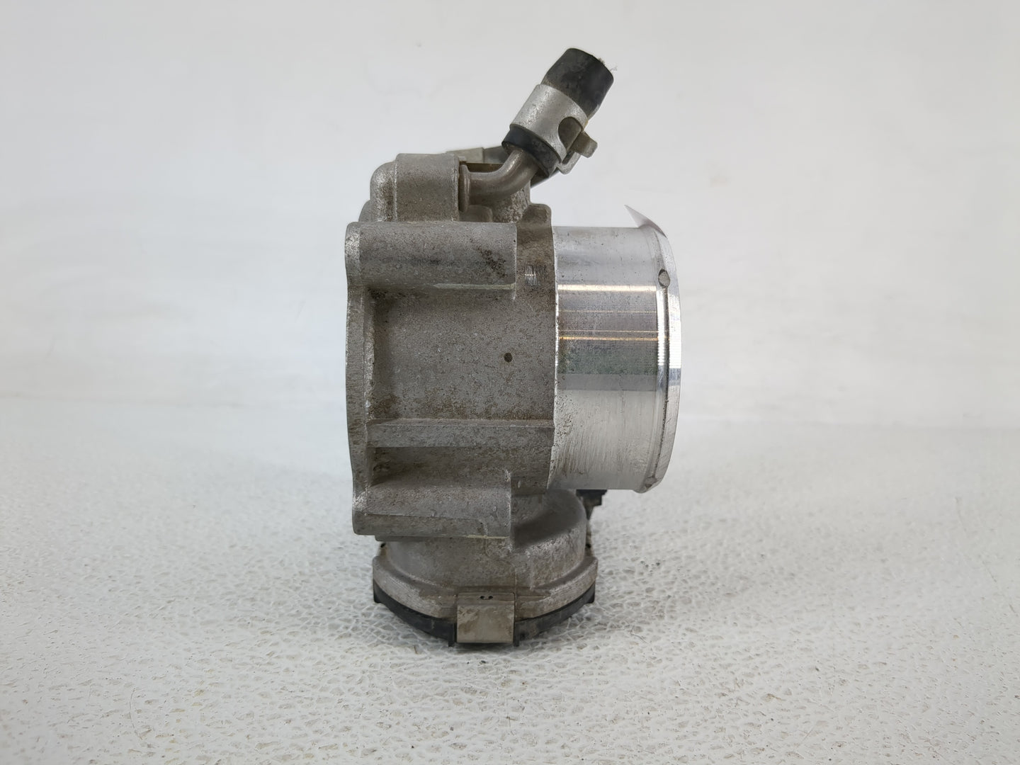2015-2019 Hyundai Sonata Throttle Body P/N:35100-2G600 Fits Fits 2015 2016 2017 2018 2019 2020 2021 OEM Used Auto Parts - Oe
