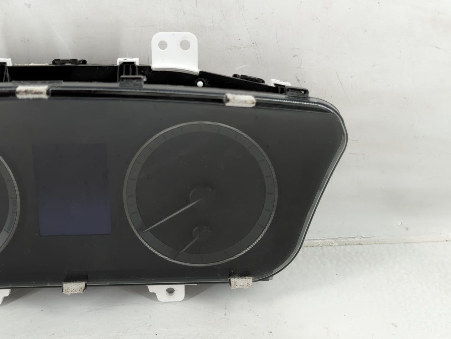 2016-2017 Hyundai Sonata Instrument Cluster Speedometer Gauges P/N:94001-C2201 Fits Fits 2016 2017 OEM Used Auto Parts - Oem