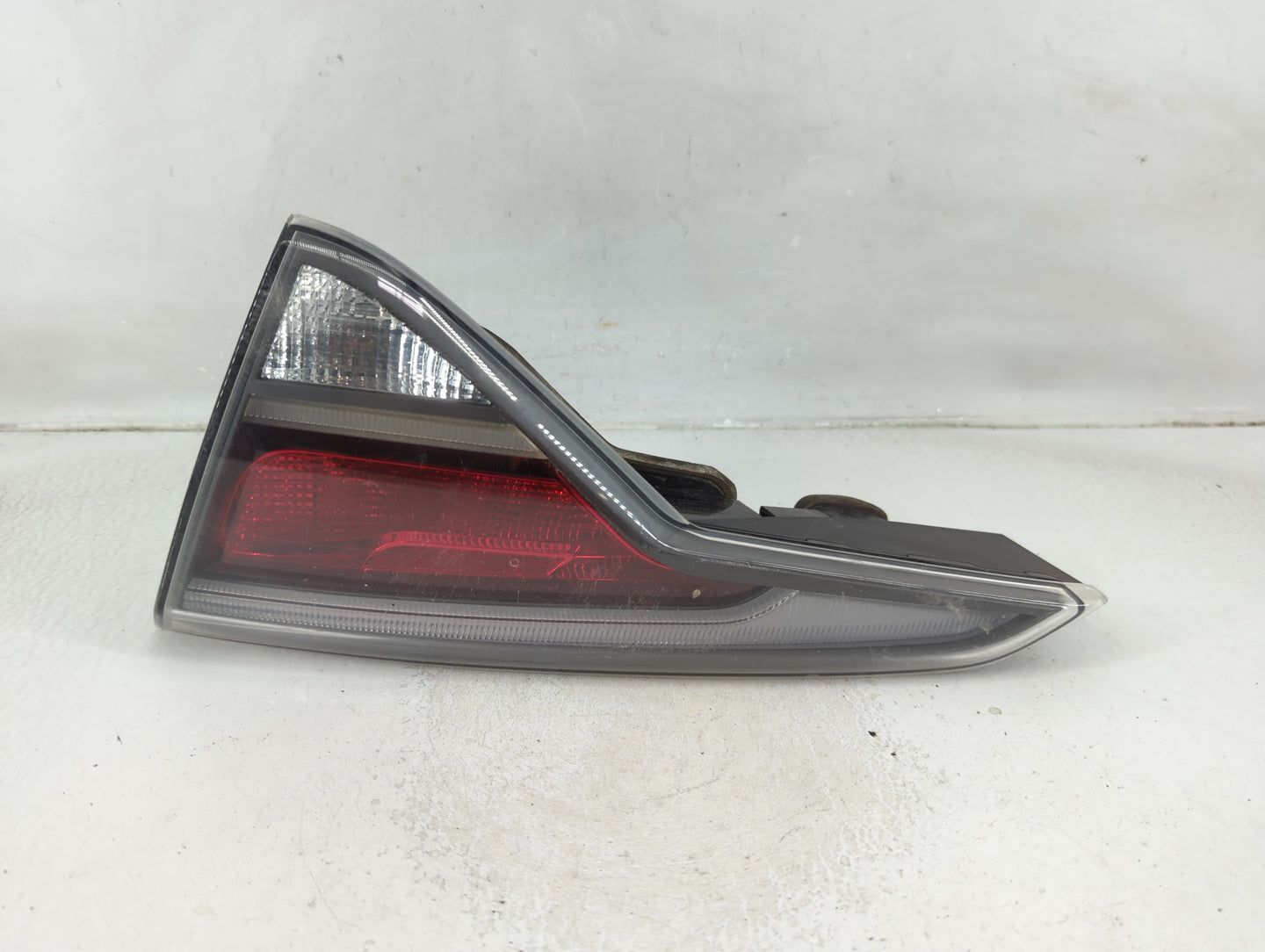 2015-2017 Hyundai Sonata Tail Light Assembly Passenger Right OEM P/N:20160518 Fits Fits 2015 2016 2017 OEM Used Auto Parts -