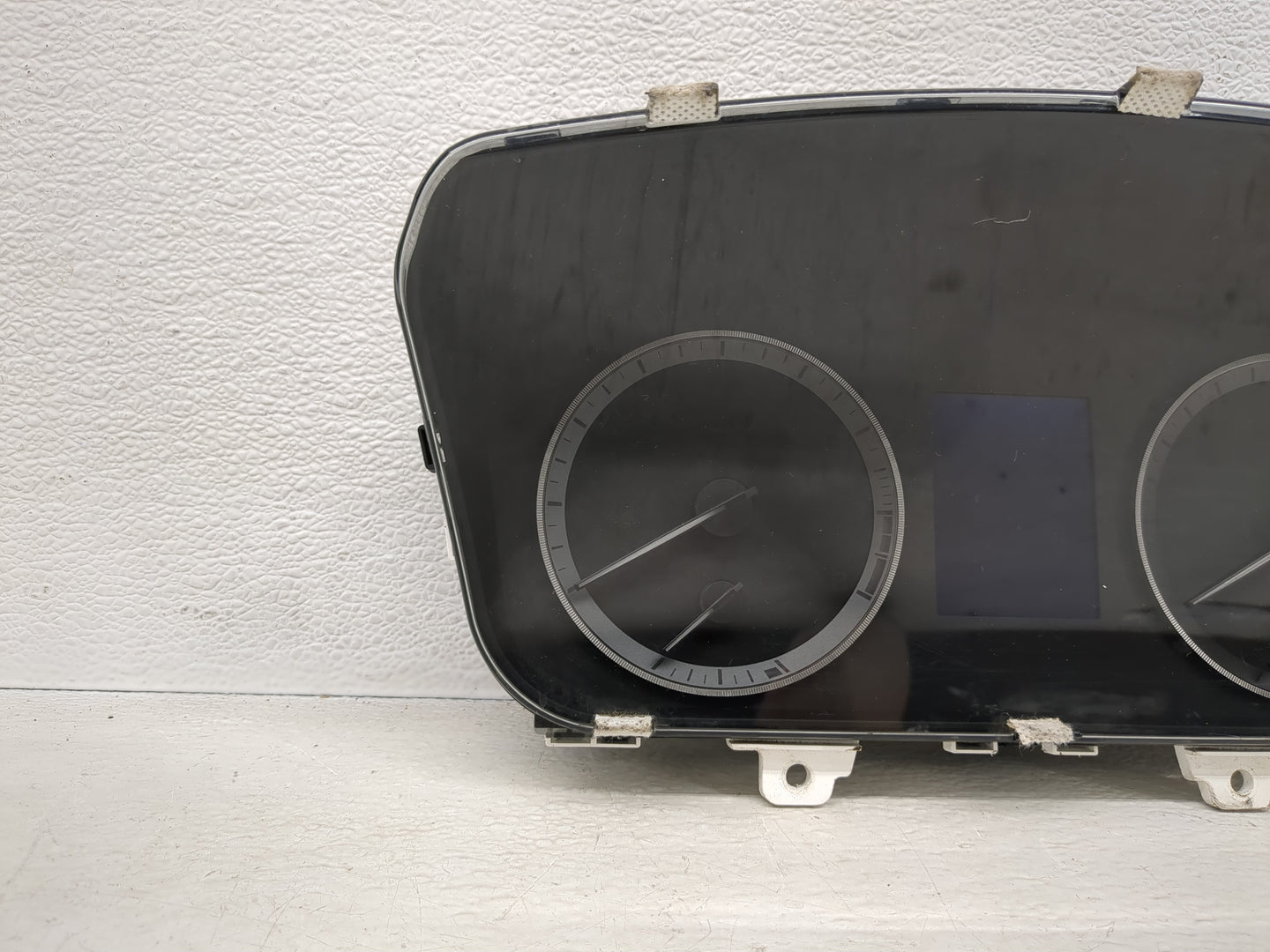 2016-2017 Hyundai Sonata Instrument Cluster Speedometer Gauges P/N:94001-C2200 Fits Fits 2016 2017 OEM Used Auto Parts - Oem