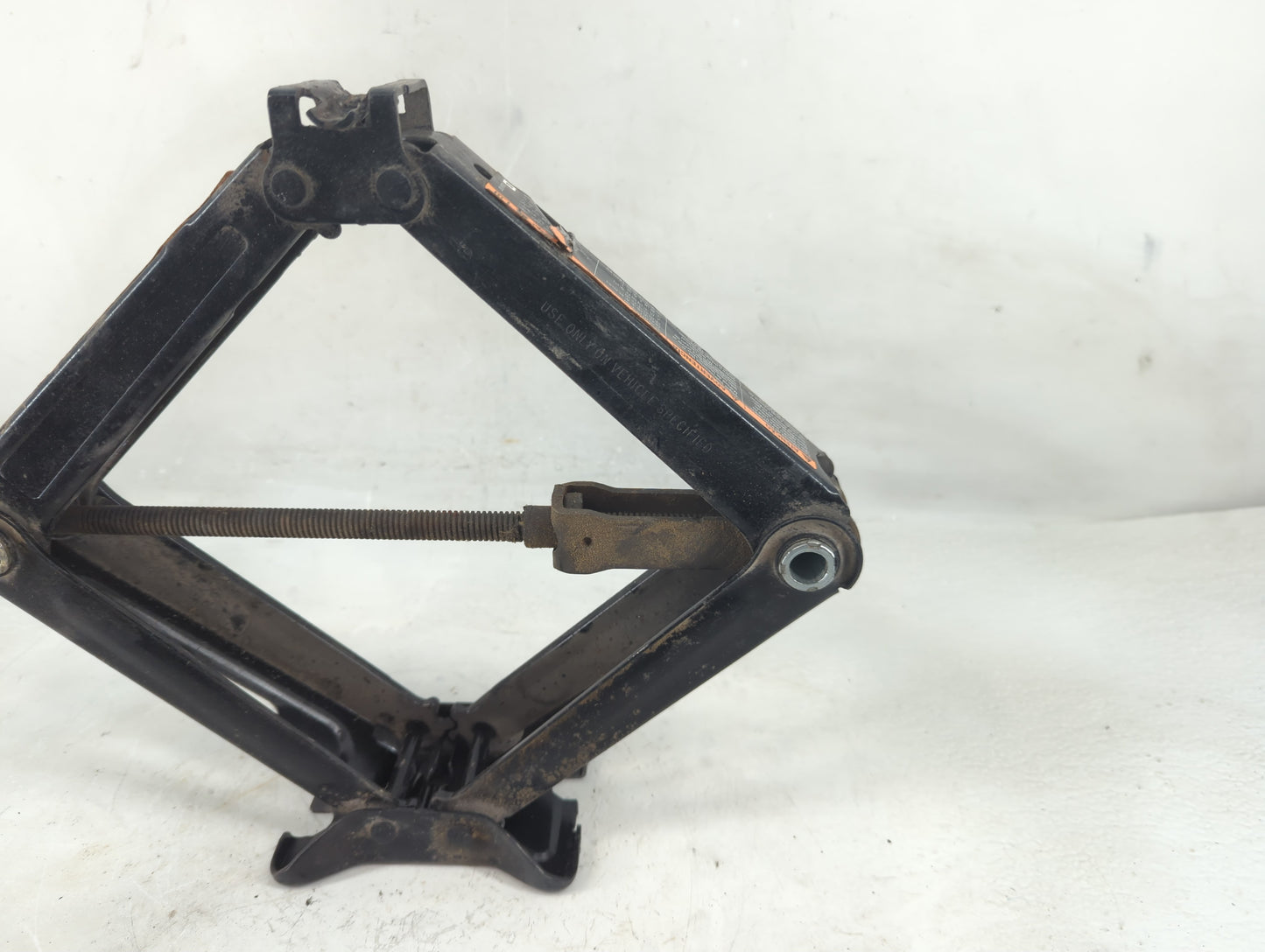 2017 Hyundai Sonata Spare Scissor Car Jack 1188186 - Oemusedautoparts1.com