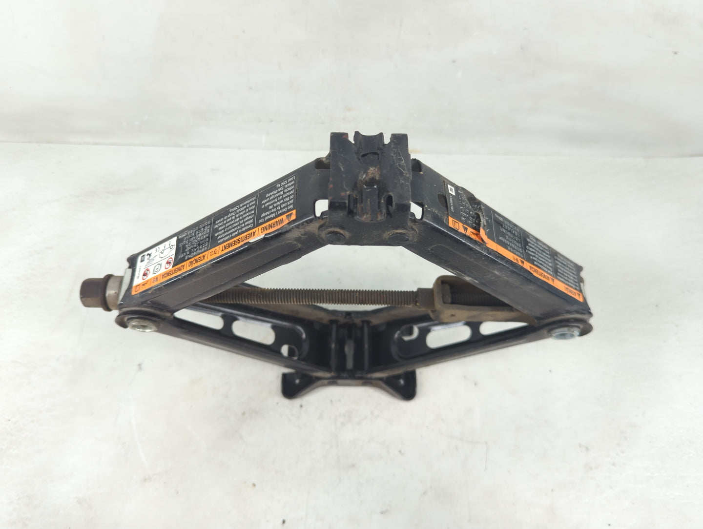 2017 Hyundai Sonata Spare Scissor Car Jack 1188186 - Oemusedautoparts1.com