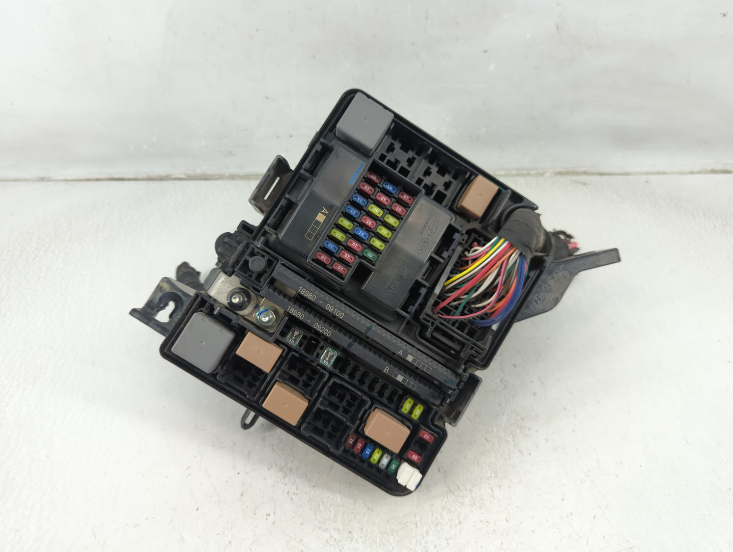 2016-2017 Hyundai Sonata Fusebox Fuse Box Panel Relay Module P/N:91950-C1820 Fits Fits 2016 2017 OEM Used Auto Parts - Oemus