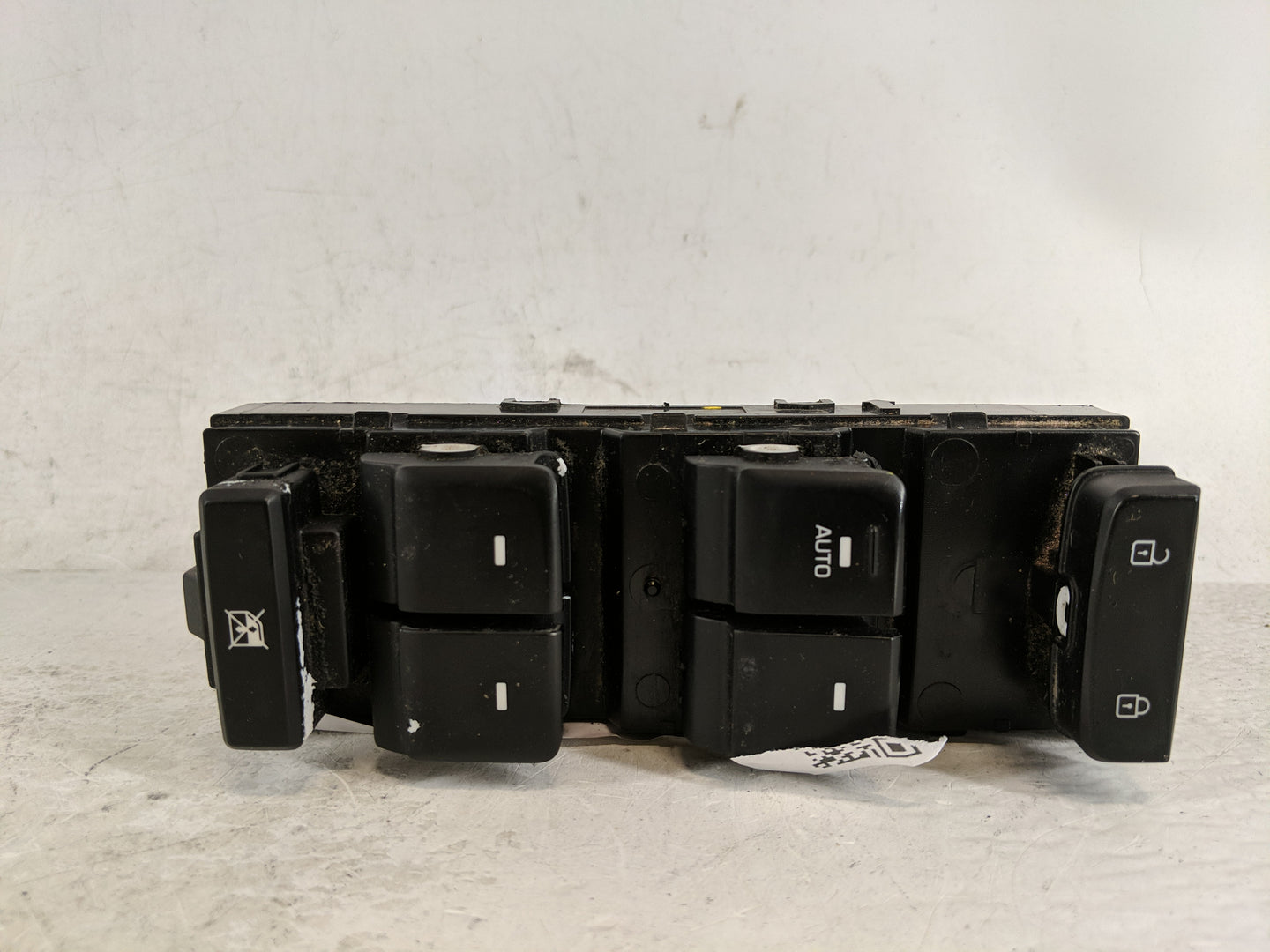 2015-2019 Hyundai Sonata Master Power Window Switch Replacement Driver Side Left P/N:93570-C1000 Fits OEM Used Auto Parts - 