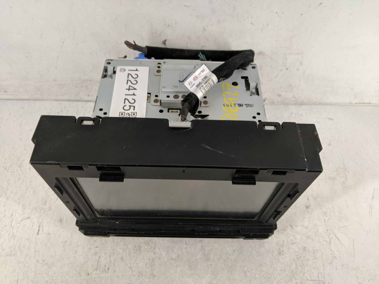 2016-2017 Hyundai Sonata Radio AM FM Cd Player Receiver Replacement P/N:96160-C20004X Fits Fits 2016 2017 OEM Used Auto Part