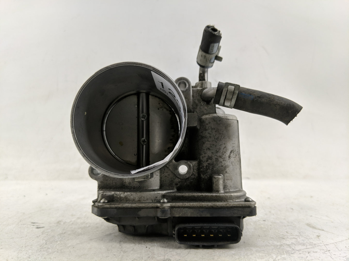 2016-2017 Hyundai Sonata Throttle Body P/N:35100-2E610 Fits Fits 2016 2017 2018 2019 2020 OEM Used Auto Parts - Oemusedautop