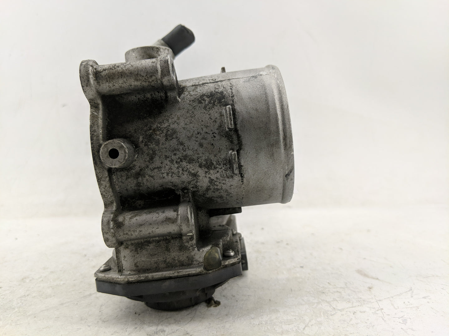2016-2017 Hyundai Sonata Throttle Body P/N:35100-2E610 Fits Fits 2016 2017 2018 2019 2020 OEM Used Auto Parts - Oemusedautop