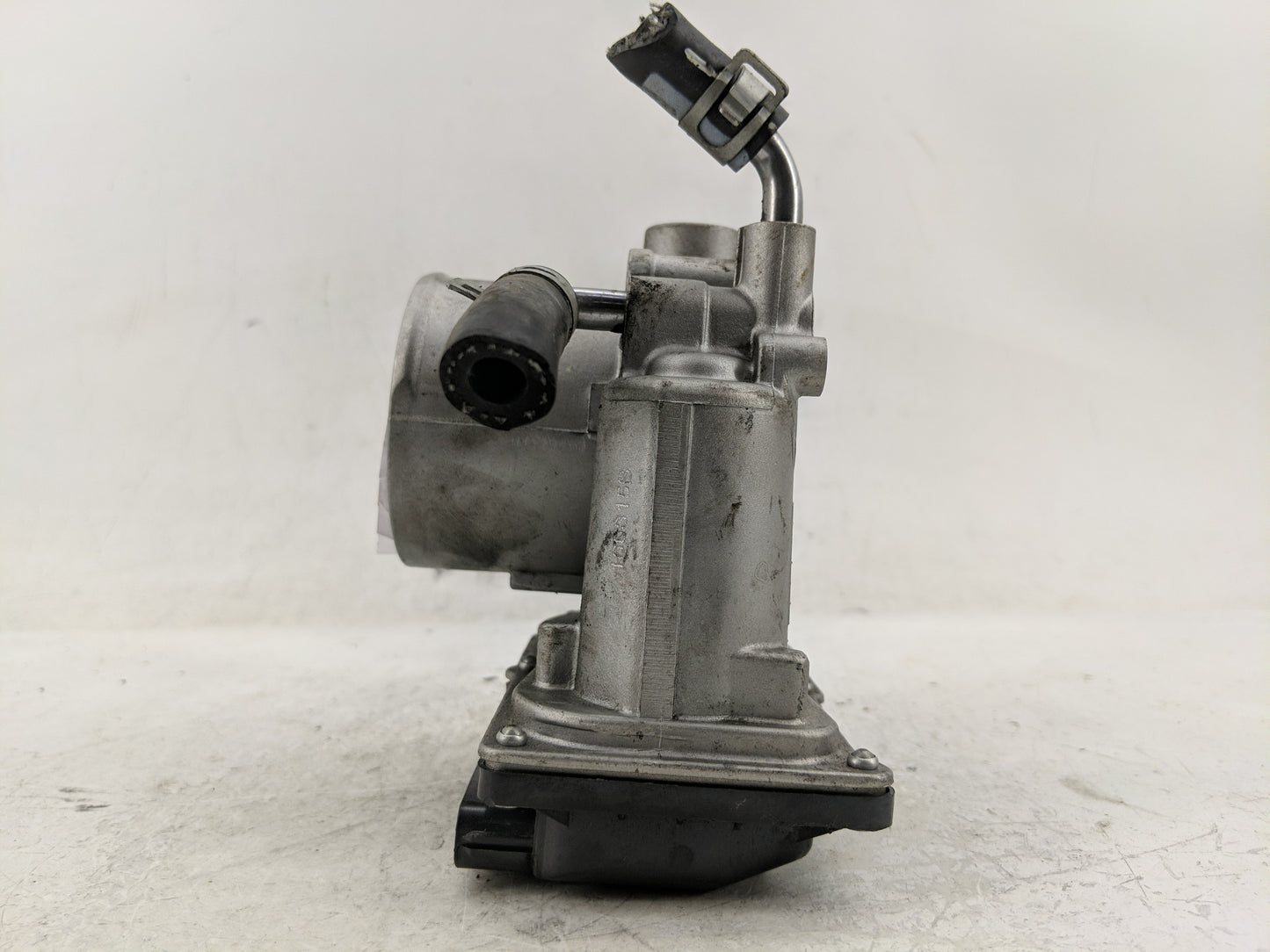 2016-2017 Hyundai Sonata Throttle Body P/N:35100-2E610 Fits Fits 2016 2017 2018 2019 2020 OEM Used Auto Parts - Oemusedautop