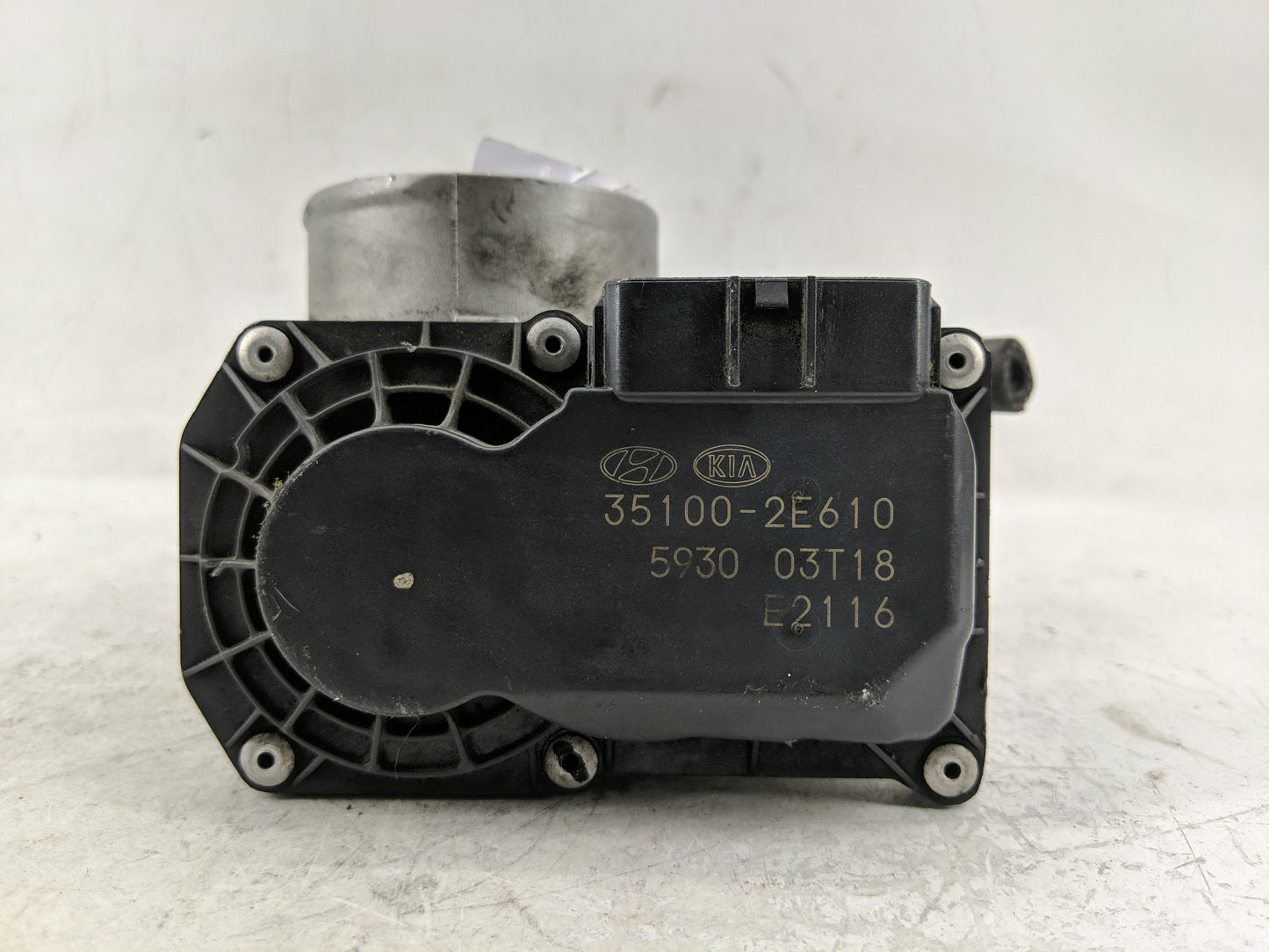 2016-2017 Hyundai Sonata Throttle Body P/N:35100-2E610 Fits Fits 2016 2017 2018 2019 2020 OEM Used Auto Parts - Oemusedautop