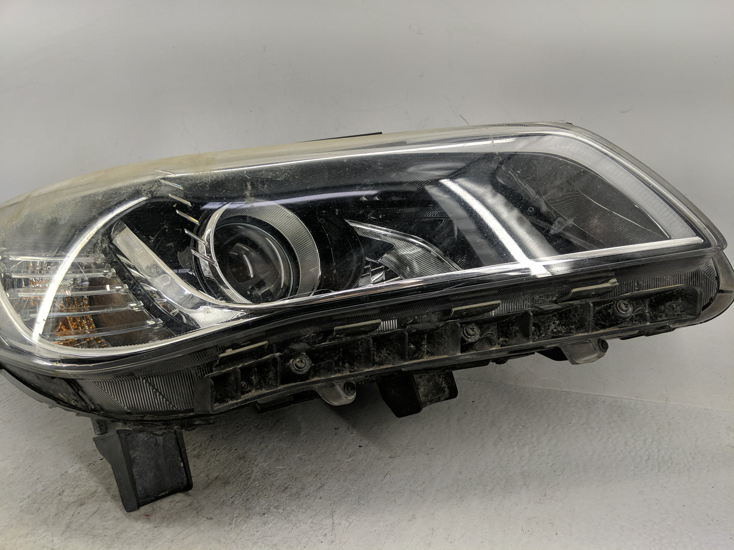 2016-2017 Hyundai Sonata Passenger Right Oem Head Light Headlight Lamp - Oemusedautoparts1.com