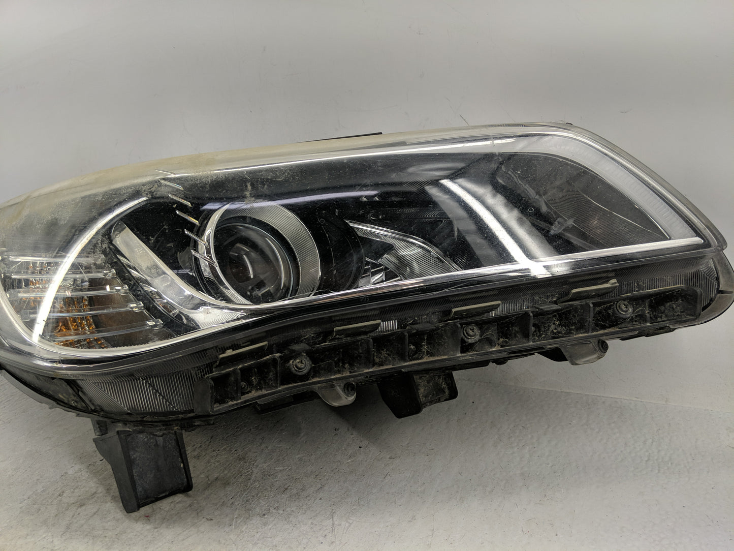 2016-2017 Hyundai Sonata Passenger Right Oem Head Light Headlight Lamp - Oemusedautoparts1.com