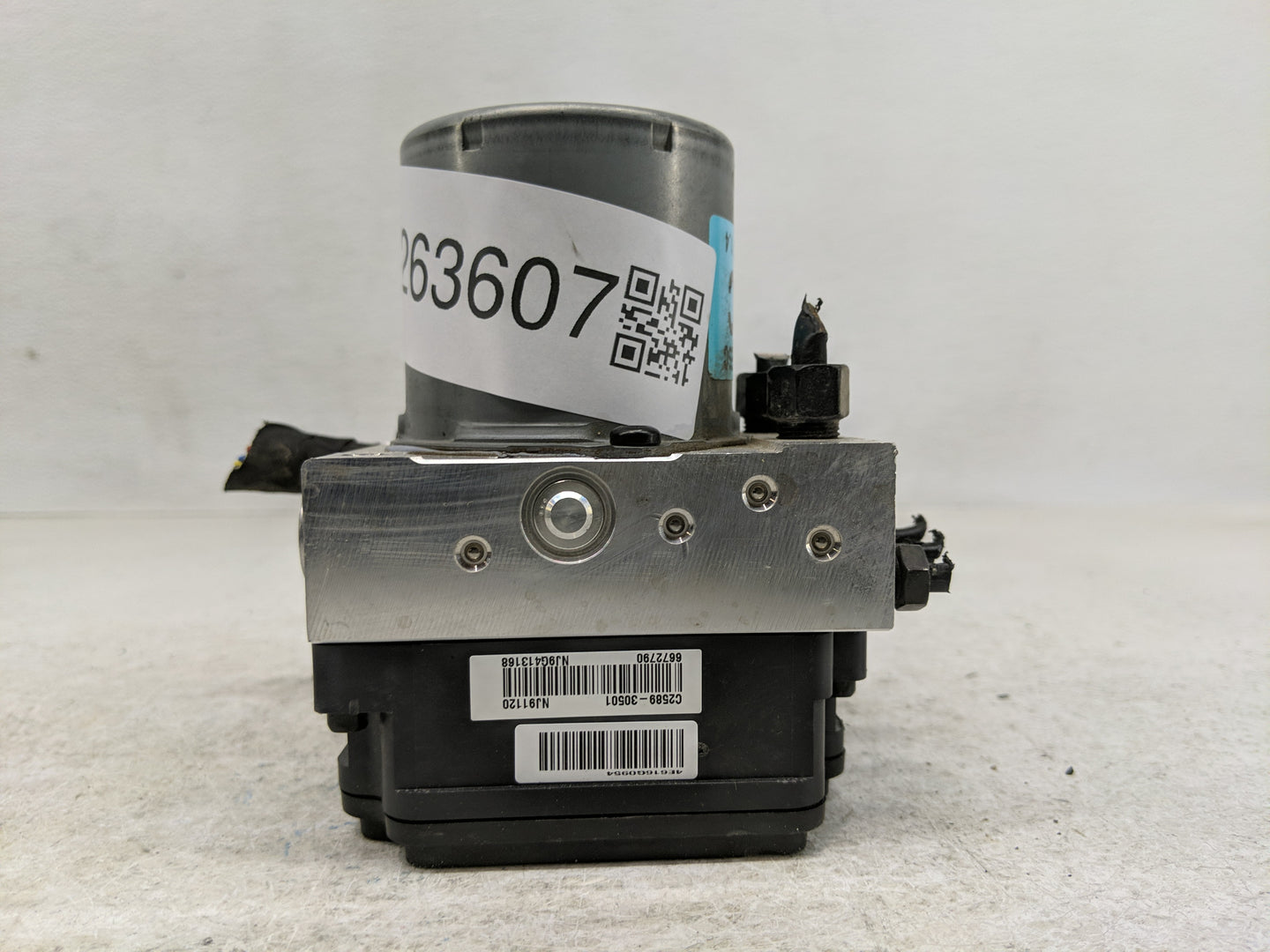 2015-2017 Hyundai Sonata ABS Pump Control Module Replacement P/N:C2589-30501 C2589-20501 Fits Fits 2015 2016 2017 OEM Used A