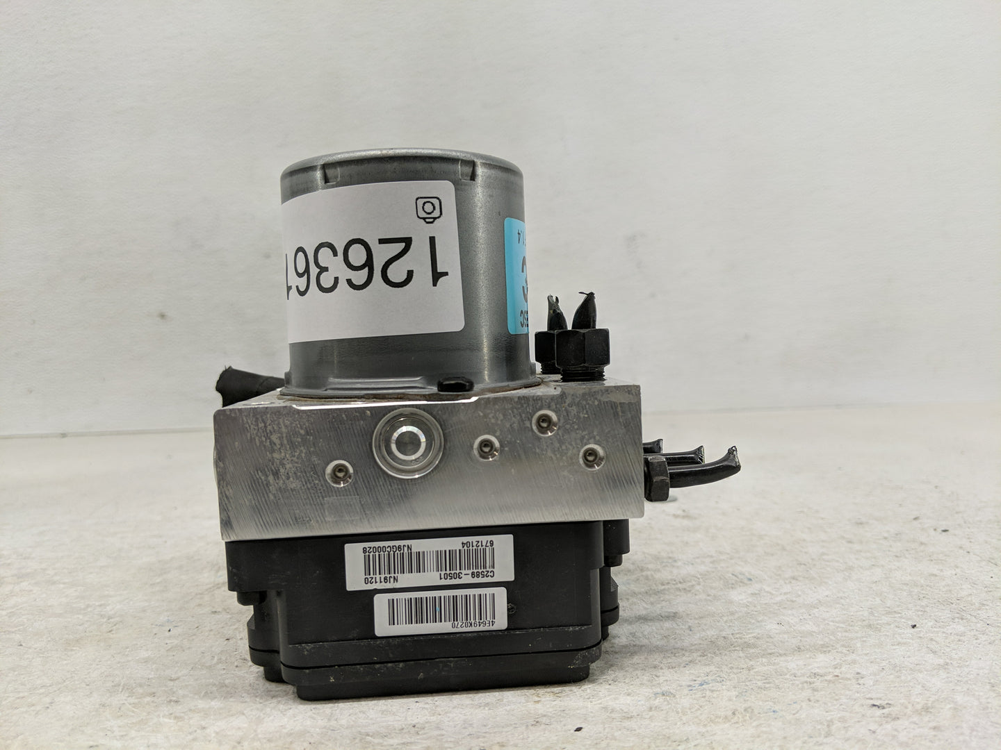 2015-2017 Hyundai Sonata ABS Pump Control Module Replacement P/N:NJ91120 C2589-30501 Fits Fits 2015 2016 2017 OEM Used Auto 