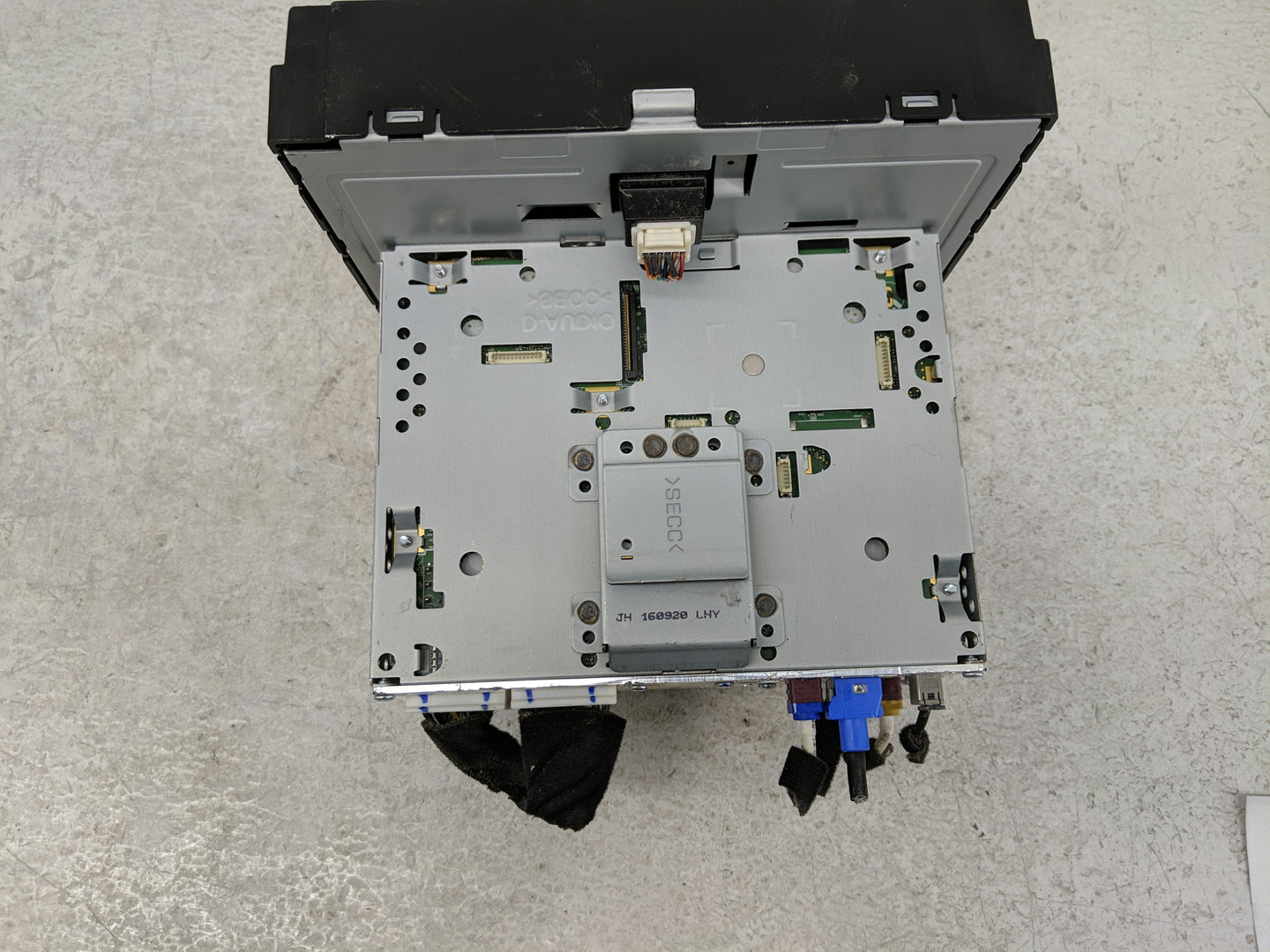 2016-2017 Hyundai Sonata Radio AM FM Cd Player Receiver Replacement P/N:96160-C20004X Fits Fits 2016 2017 OEM Used Auto Part