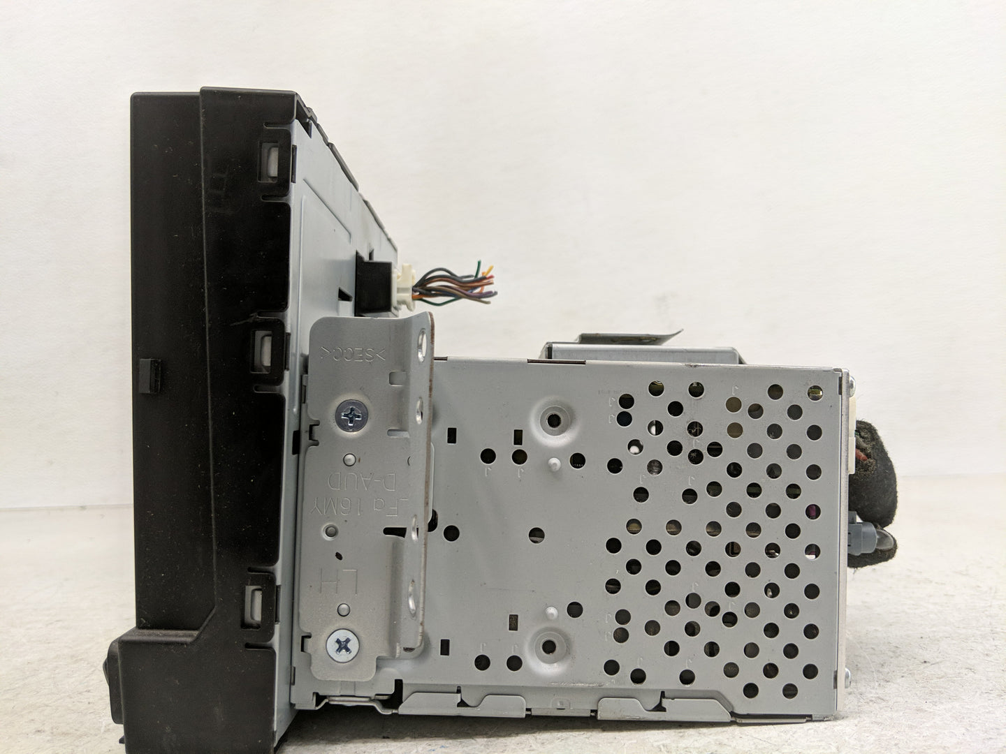 2016-2017 Hyundai Sonata Radio AM FM Cd Player Receiver Replacement P/N:96160-C20004X Fits Fits 2016 2017 OEM Used Auto Part