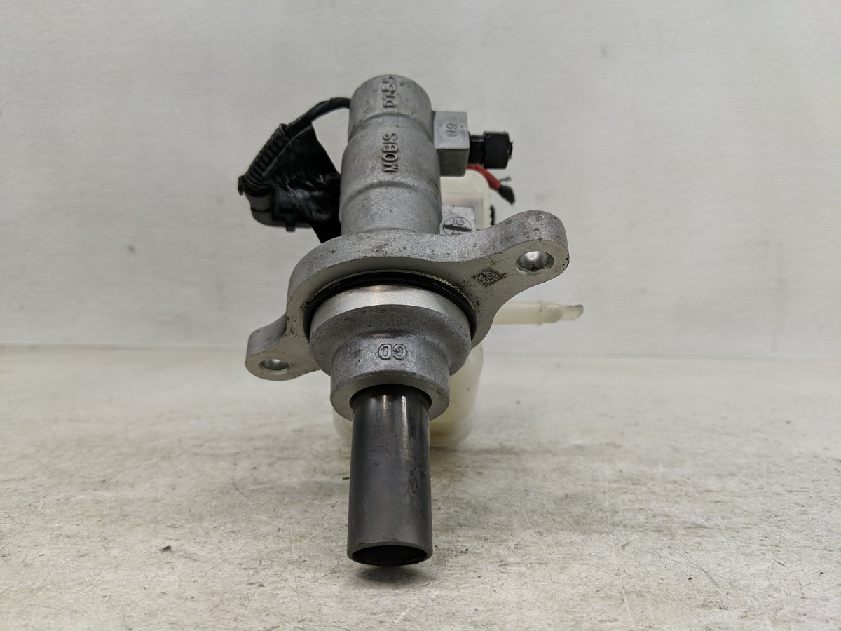 2015-2019 Hyundai Sonata Brake Master Cylinder 1276415 - Oemusedautoparts1.com