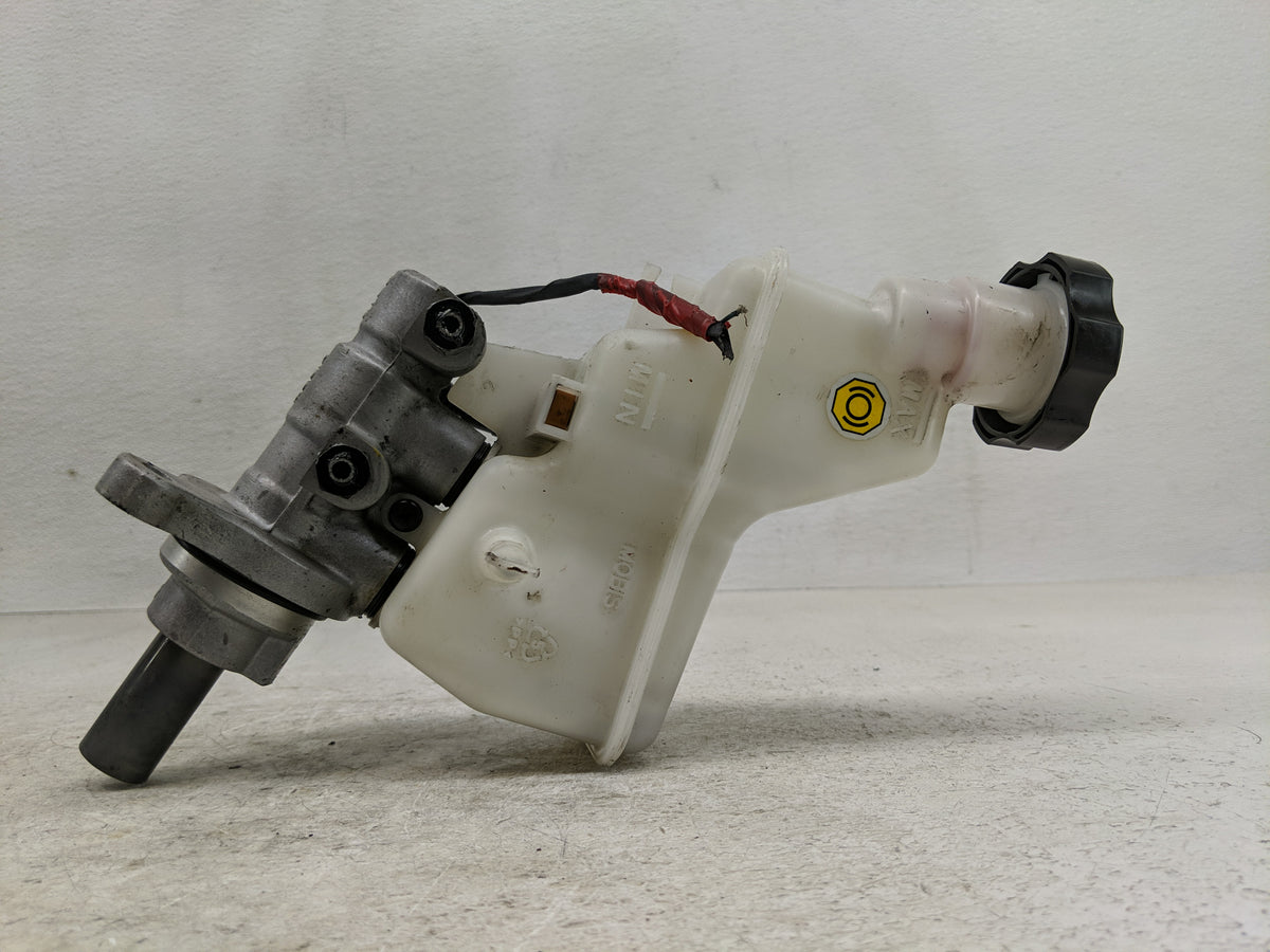 2015-2019 Hyundai Sonata Brake Master Cylinder 1276415 - Oemusedautoparts1.com