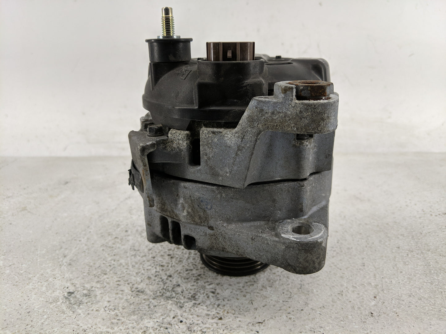 2015-2019 Hyundai Sonata Alternator Replacement Generator Charging Assembly Engine OEM P/N:37300-2G061 Fits OEM Used Auto Pa