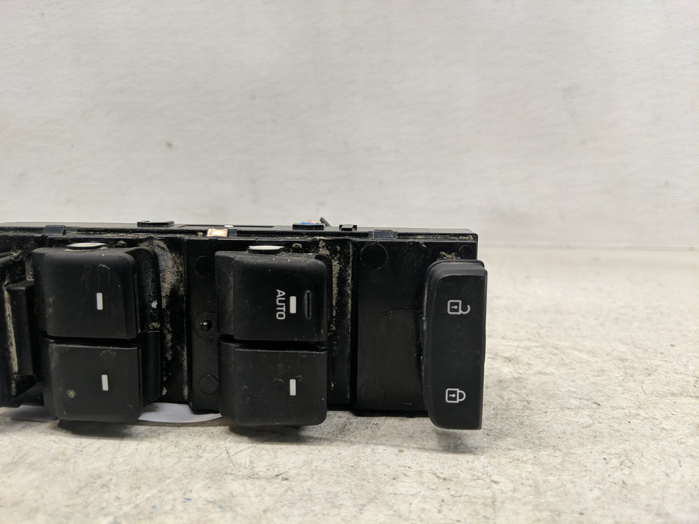 2015-2019 Hyundai Sonata Master Power Window Switch Replacement Driver Side Left P/N:93570-C1000 Fits OEM Used Auto Parts - 