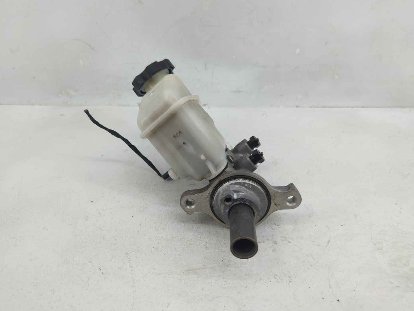 2015-2019 Hyundai Sonata Brake Master Cylinder 1376294 - Oemusedautoparts1.com