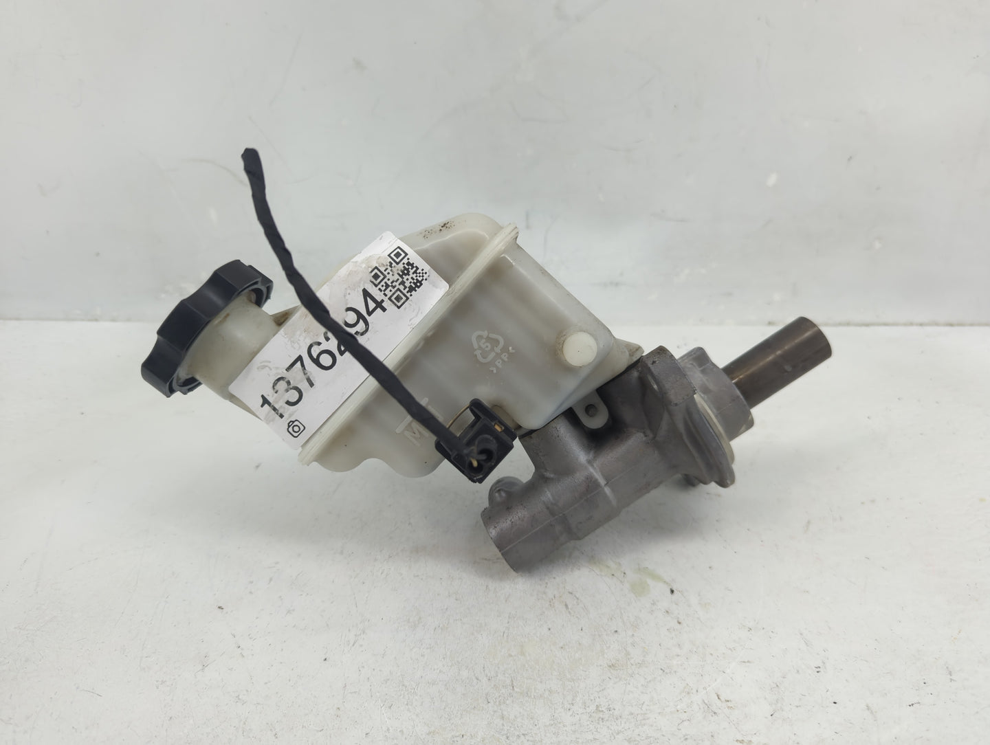 2015-2019 Hyundai Sonata Brake Master Cylinder 1376294 - Oemusedautoparts1.com