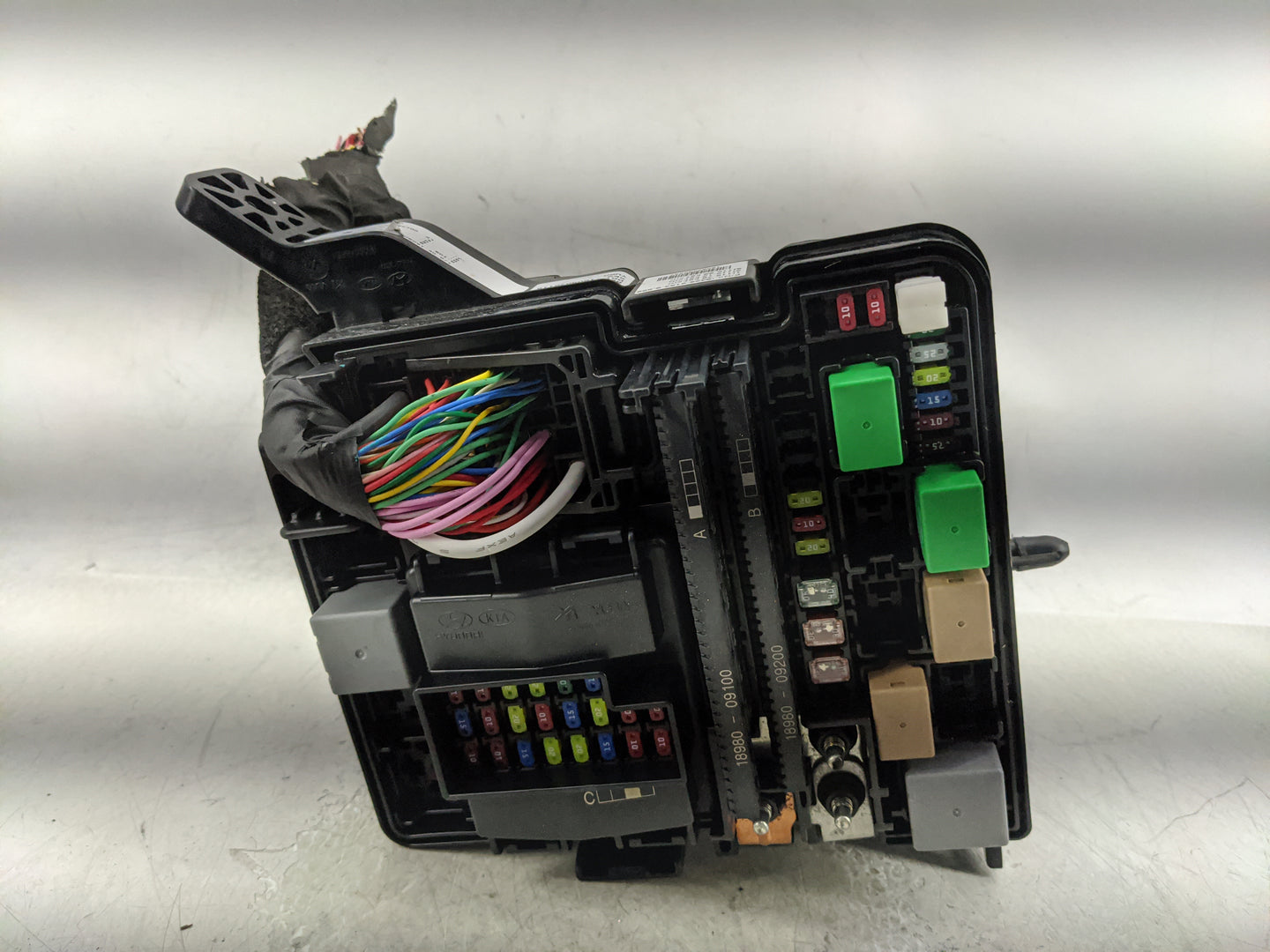 2016-2017 Hyundai Sonata Fusebox Fuse Box Panel Relay Module P/N:91252-E6220 Fits Fits 2016 2017 OEM Used Auto Parts - Oemus