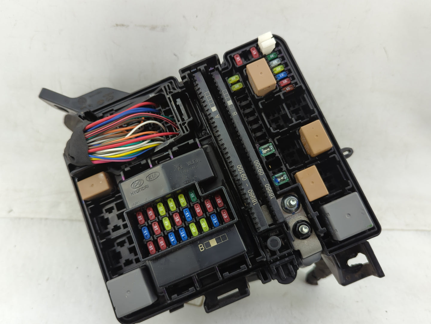 2016-2017 Hyundai Sonata Fusebox Fuse Box Panel Relay Module P/N:6423-0102-7-000 Fits Fits 2016 2017 OEM Used Auto Parts - O