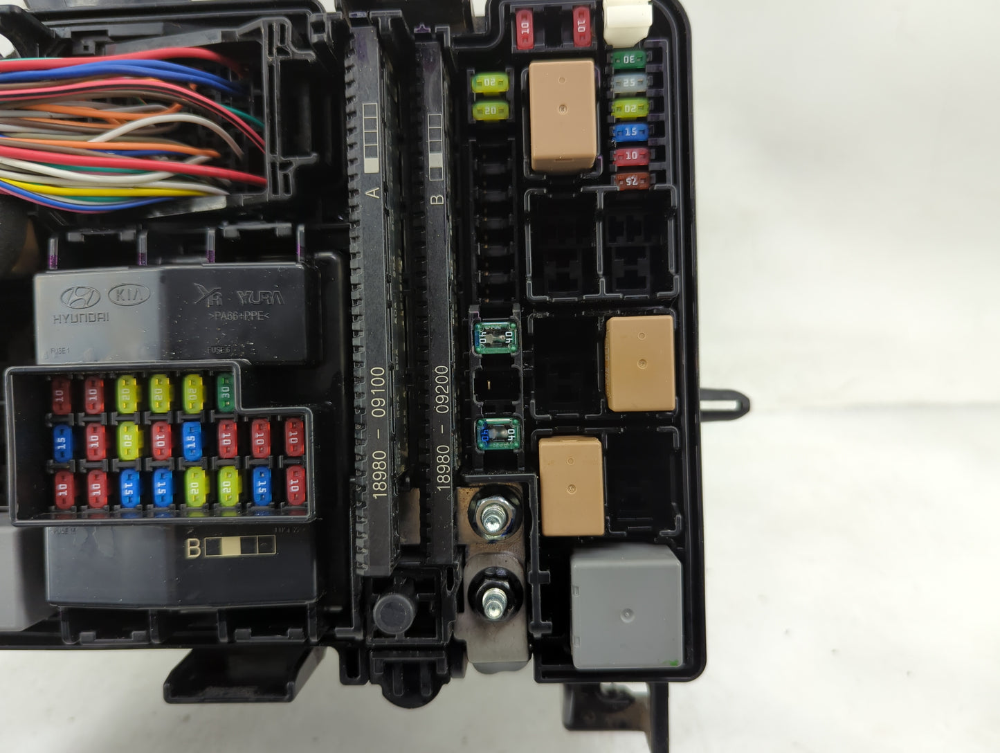2016-2017 Hyundai Sonata Fusebox Fuse Box Panel Relay Module P/N:6423-0102-7-000 Fits Fits 2016 2017 OEM Used Auto Parts - O