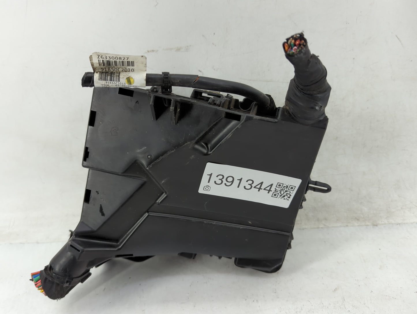 2016-2017 Hyundai Sonata Fusebox Fuse Box Panel Relay Module P/N:6423-0102-7-000 Fits Fits 2016 2017 OEM Used Auto Parts - O
