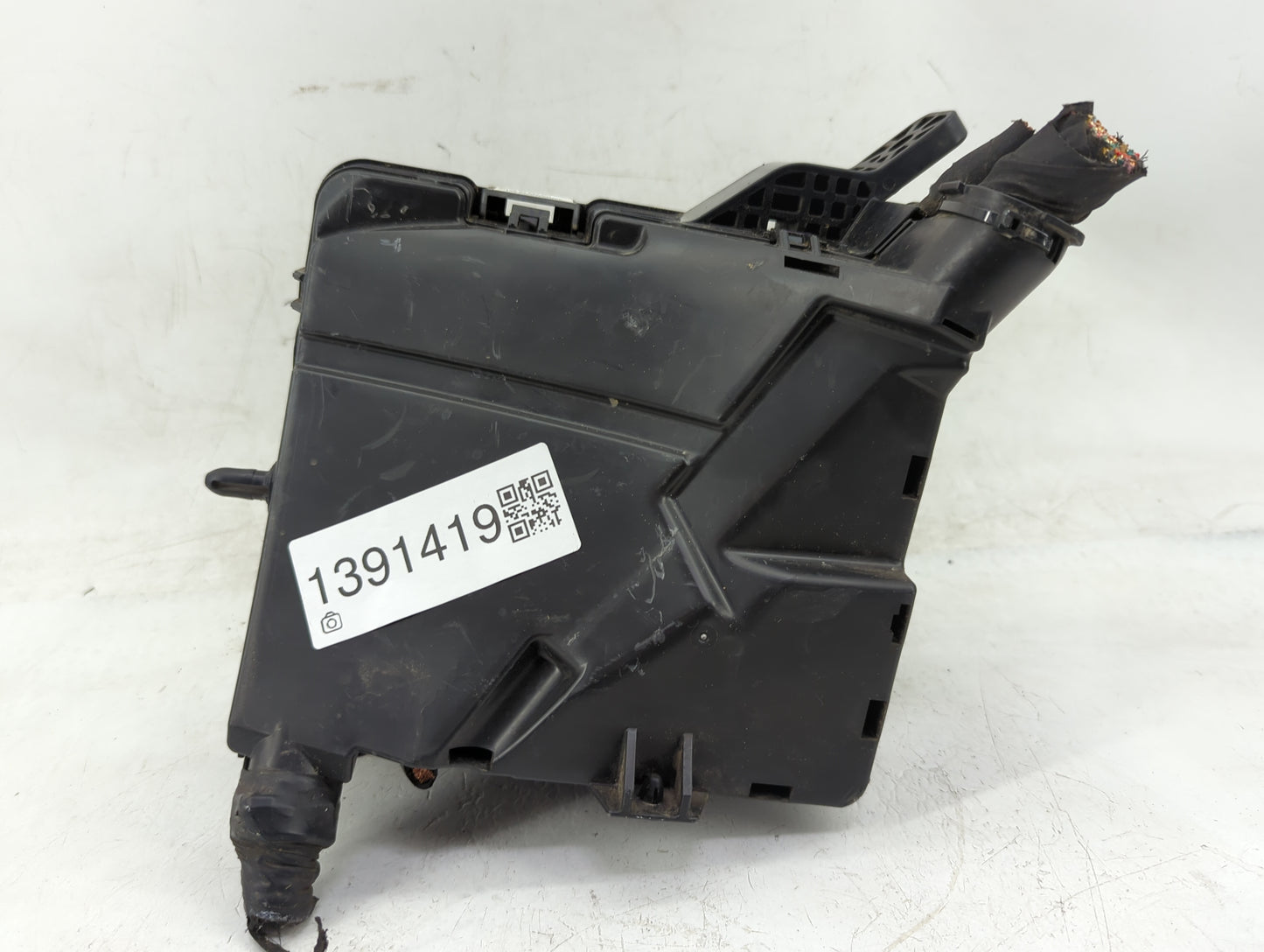 2016-2017 Hyundai Sonata Fusebox Fuse Box Panel Relay Module P/N:6423-0102-7-000 Fits Fits 2016 2017 OEM Used Auto Parts - O
