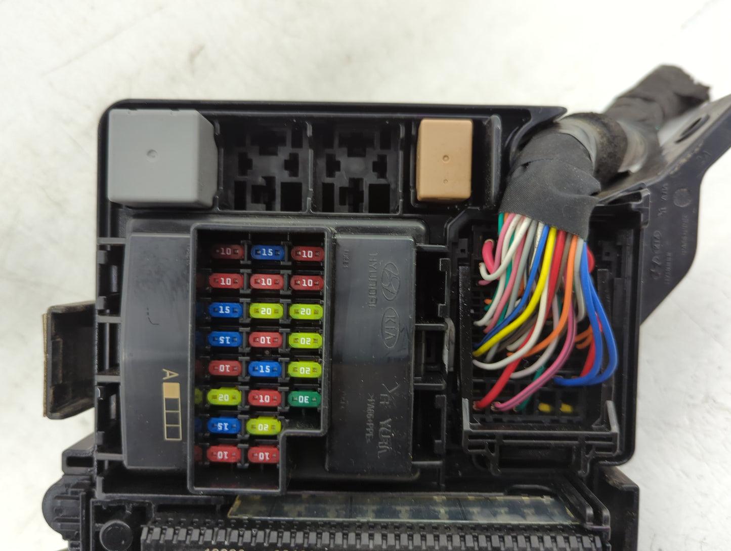 2016-2017 Hyundai Sonata Fusebox Fuse Box Panel Relay Module P/N:6423-0102-7-000 Fits Fits 2016 2017 OEM Used Auto Parts - O