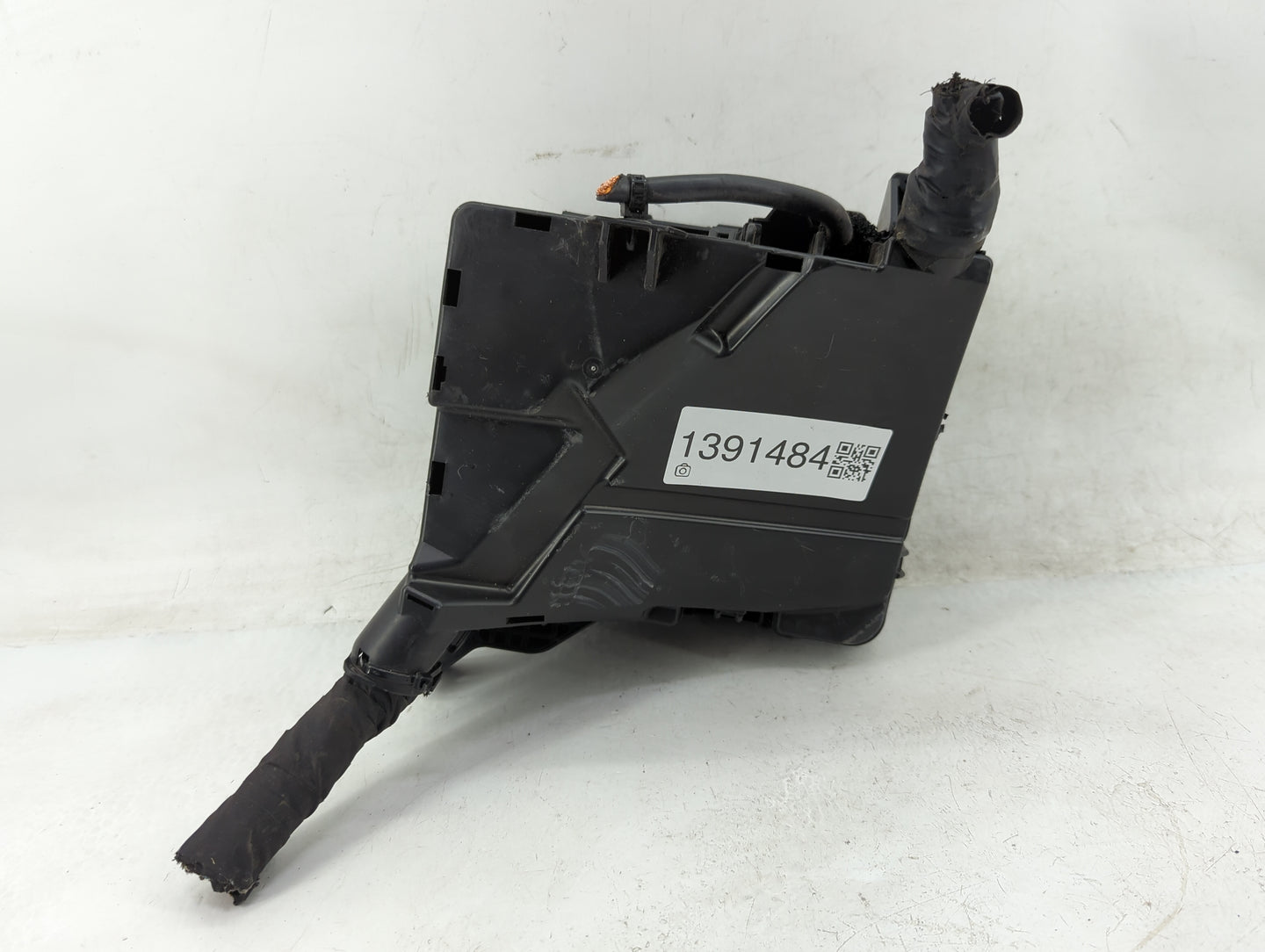 2016-2017 Hyundai Sonata Fusebox Fuse Box Panel Relay Module P/N:6423-0102-7-000 Fits Fits 2016 2017 OEM Used Auto Parts - O