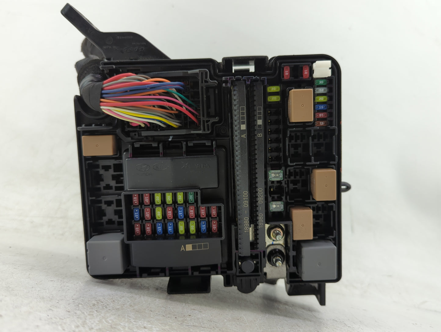 2016-2017 Hyundai Sonata Fusebox Fuse Box Panel Relay Module P/N:6423-0102-7-000 Fits Fits 2016 2017 OEM Used Auto Parts - O