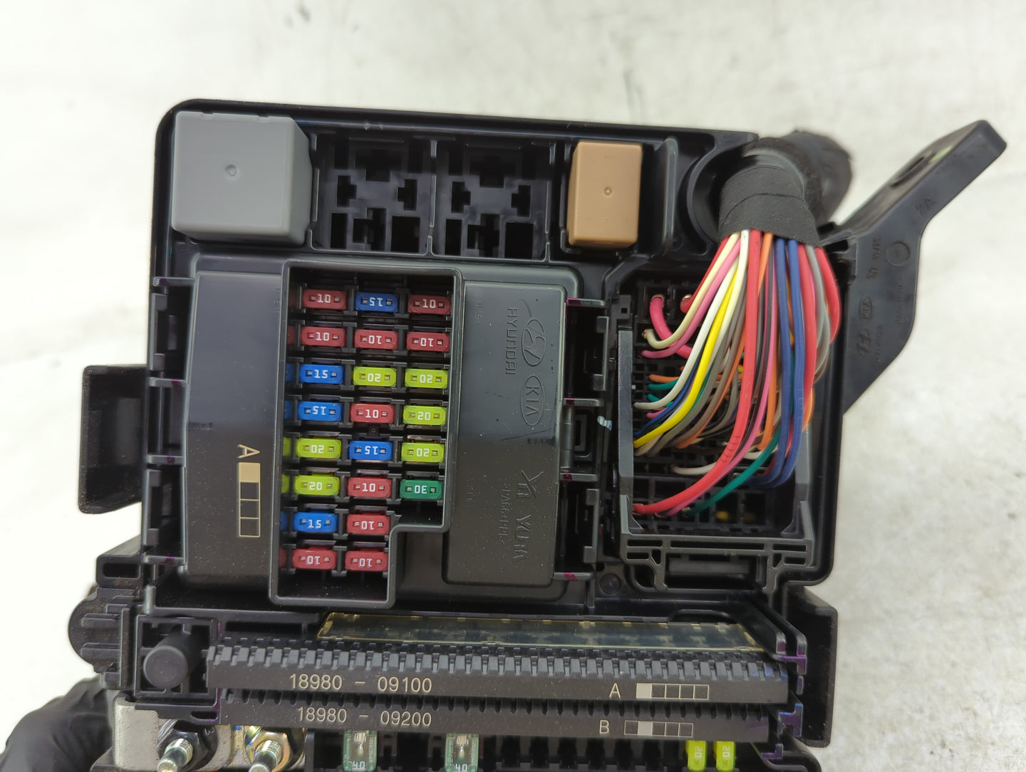 2016-2017 Hyundai Sonata Fusebox Fuse Box Panel Relay Module P/N:6423-0102-7-000 Fits Fits 2016 2017 OEM Used Auto Parts - O