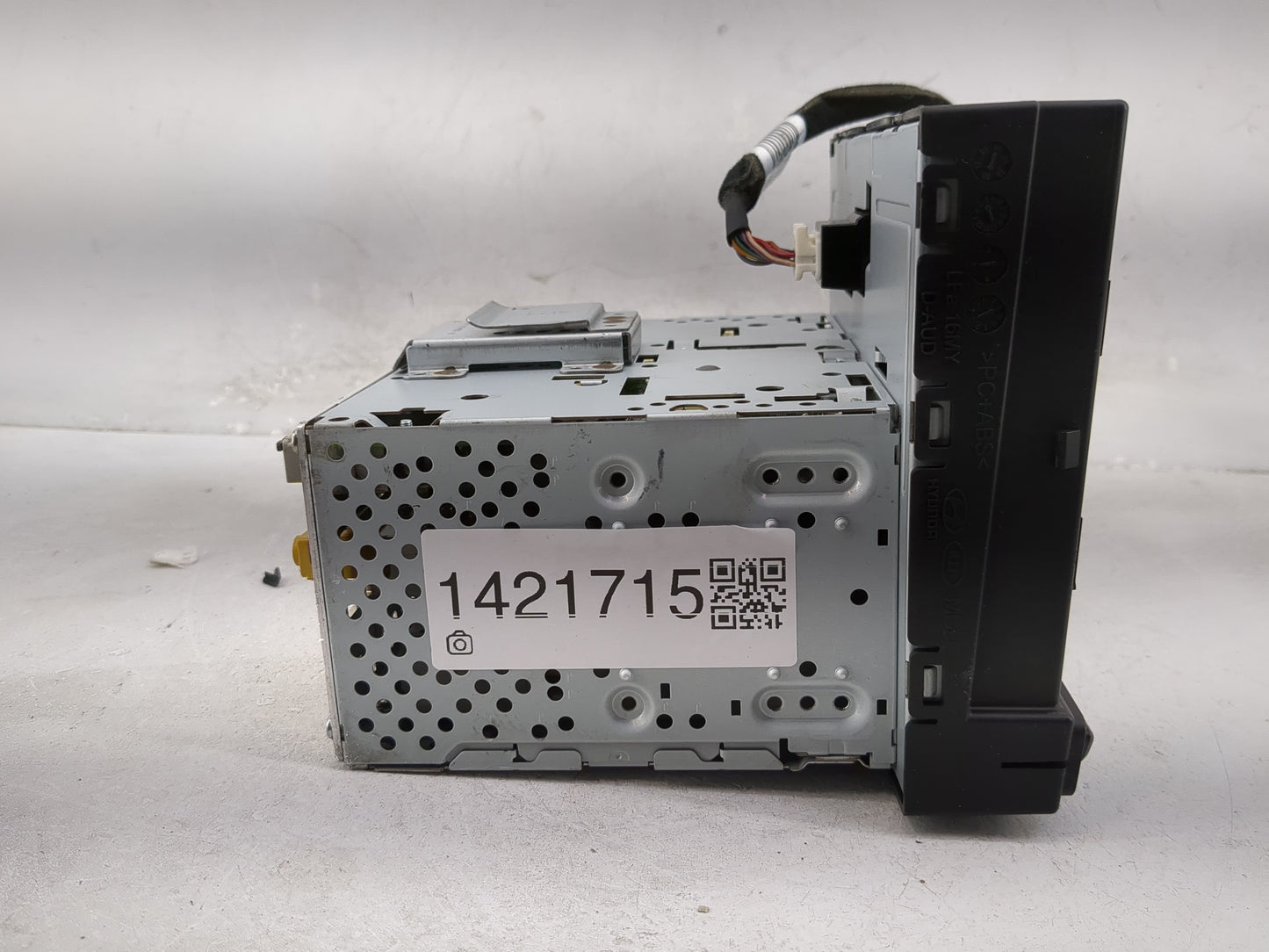 2016-2017 Hyundai Sonata Radio AM FM Cd Player Receiver Replacement P/N:96160-C20004X Fits Fits 2016 2017 OEM Used Auto Part