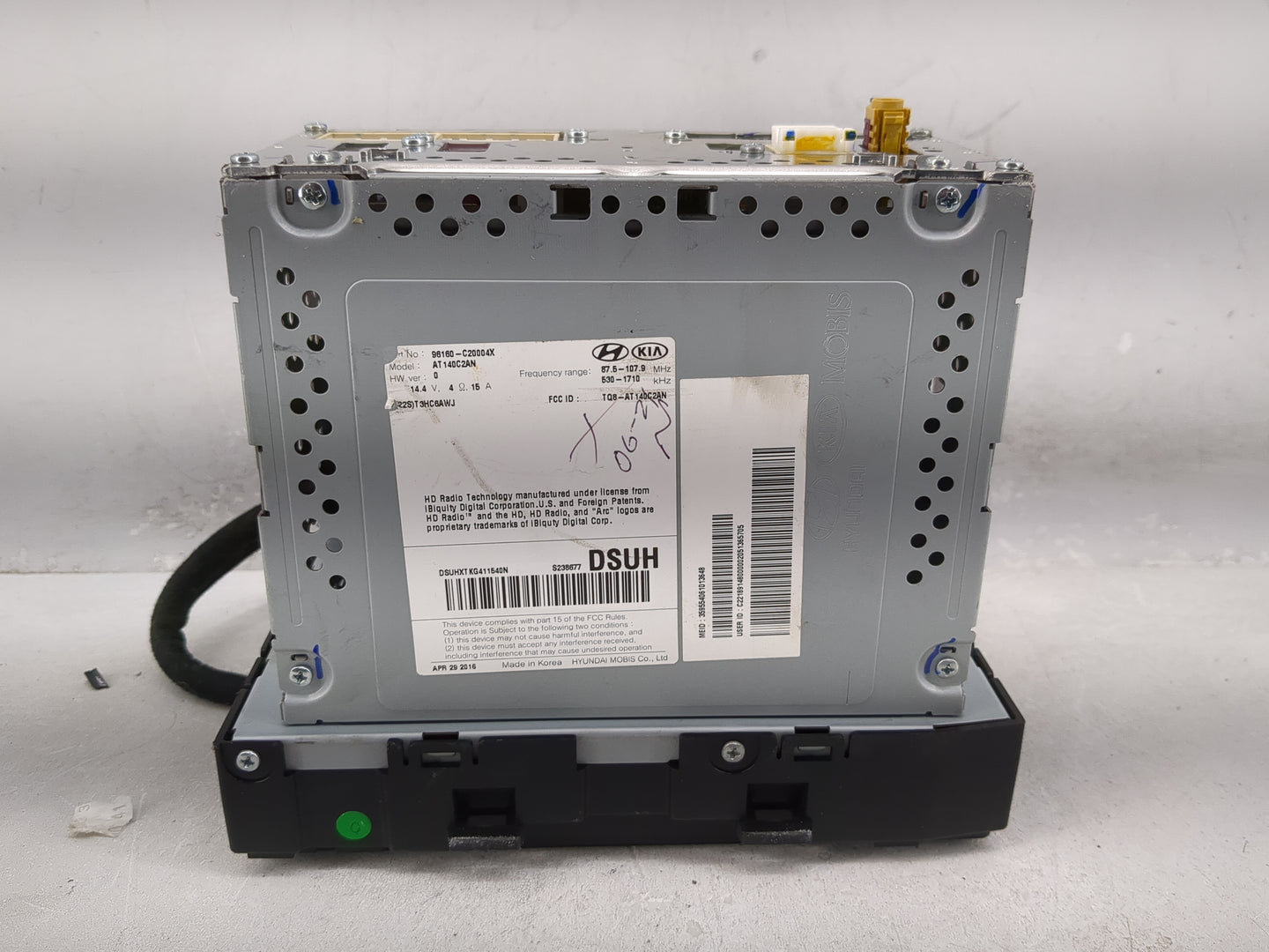 2016-2017 Hyundai Sonata Radio AM FM Cd Player Receiver Replacement P/N:96160-C20004X Fits Fits 2016 2017 OEM Used Auto Part