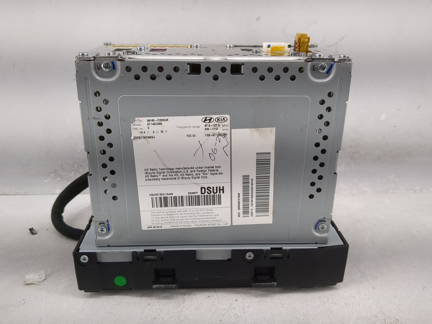 2016-2017 Hyundai Sonata Radio AM FM Cd Player Receiver Replacement P/N:96160-C20004X Fits Fits 2016 2017 OEM Used Auto Part