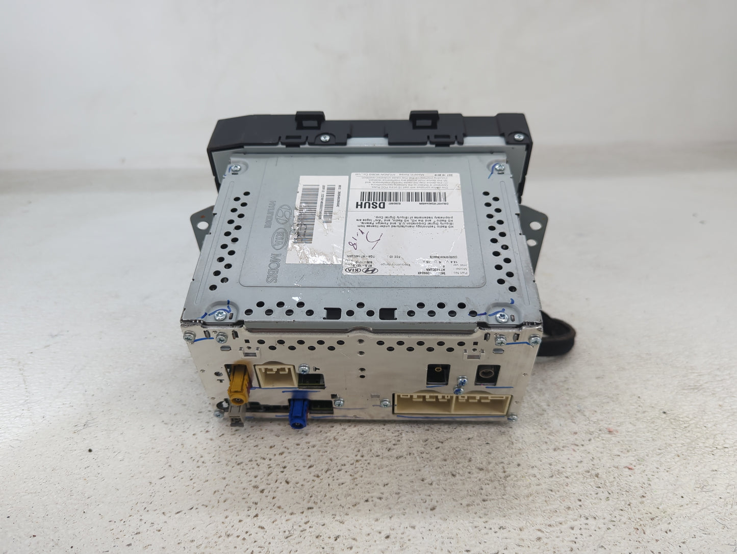2016-2017 Hyundai Sonata Radio AM FM Cd Player Receiver Replacement P/N:96160-C20004X Fits Fits 2016 2017 OEM Used Auto Part