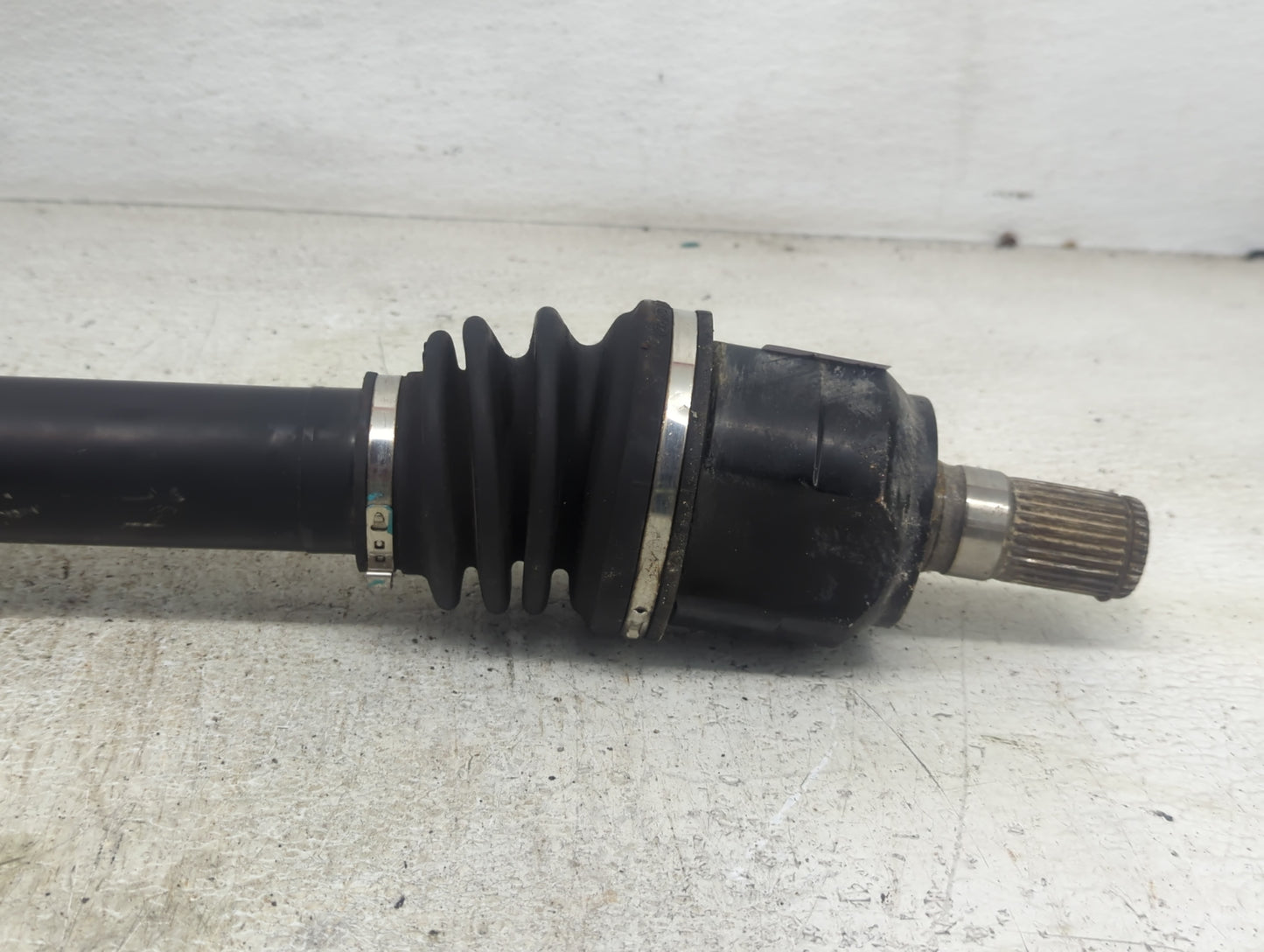 2016-2017 Hyundai Sonata Axle Shaft Front Passenger Cv C/v - Oemusedautoparts1.com