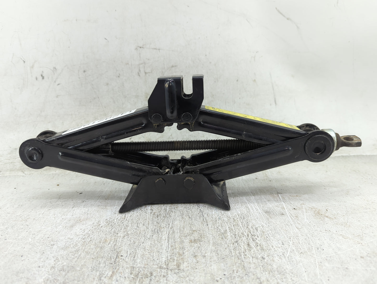2017 Hyundai Sonata Spare Scissor Car Jack 1429219 - Oemusedautoparts1.com