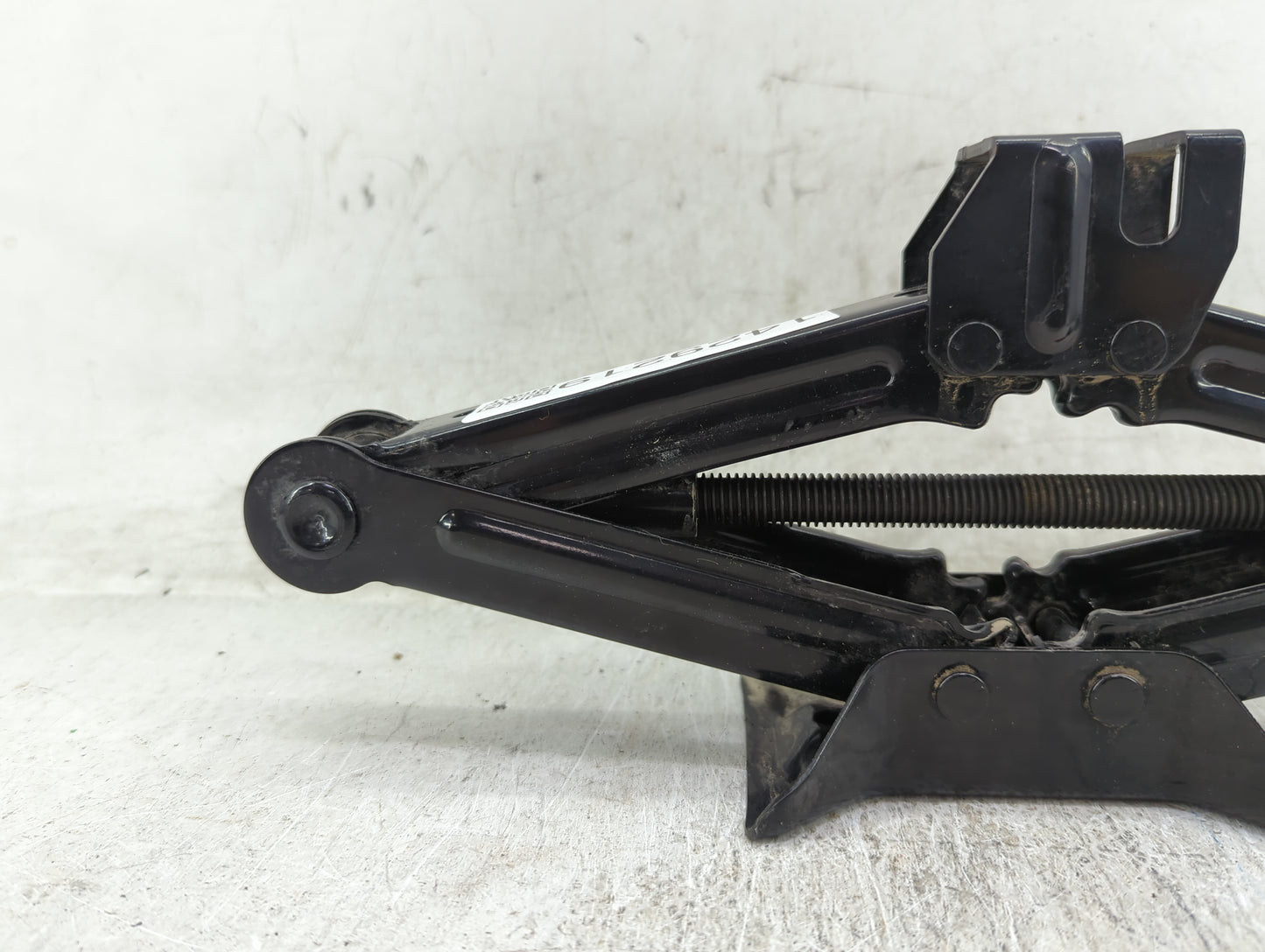 2017 Hyundai Sonata Spare Scissor Car Jack 1429219 - Oemusedautoparts1.com