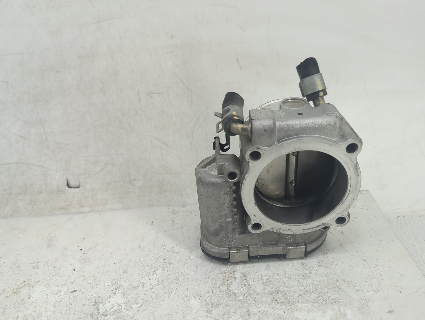 2015-2019 Hyundai Sonata Throttle Body P/N:35100-2G600 Fits Fits 2015 2016 2017 2018 2019 2020 2021 OEM Used Auto Parts - Oe