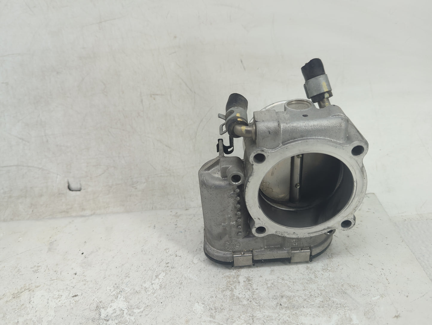 2015-2019 Hyundai Sonata Throttle Body P/N:35100-2G600 Fits Fits 2015 2016 2017 2018 2019 2020 2021 OEM Used Auto Parts - Oe