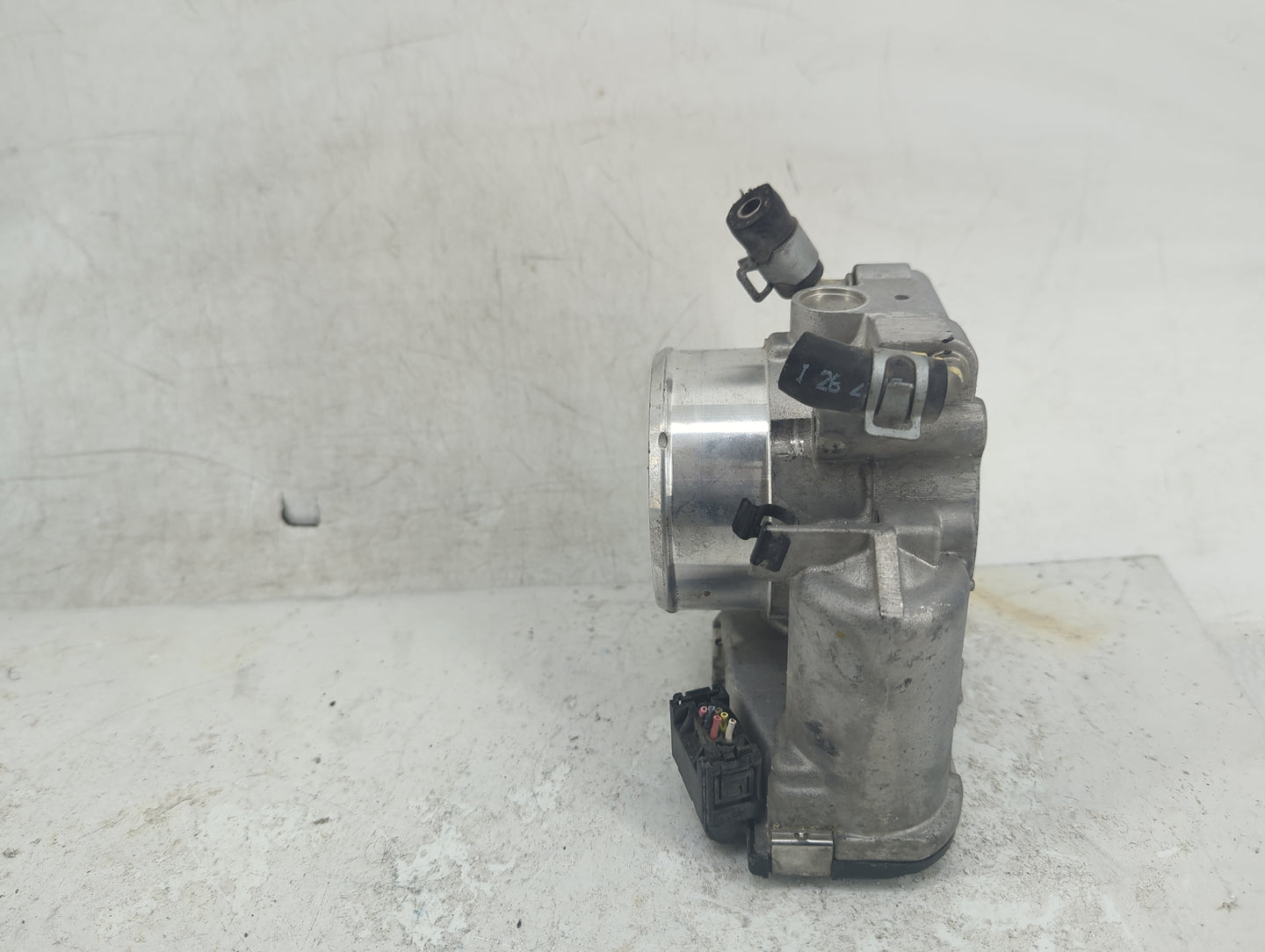 2015-2019 Hyundai Sonata Throttle Body P/N:35100-2G600 Fits Fits 2015 2016 2017 2018 2019 2020 2021 OEM Used Auto Parts - Oe