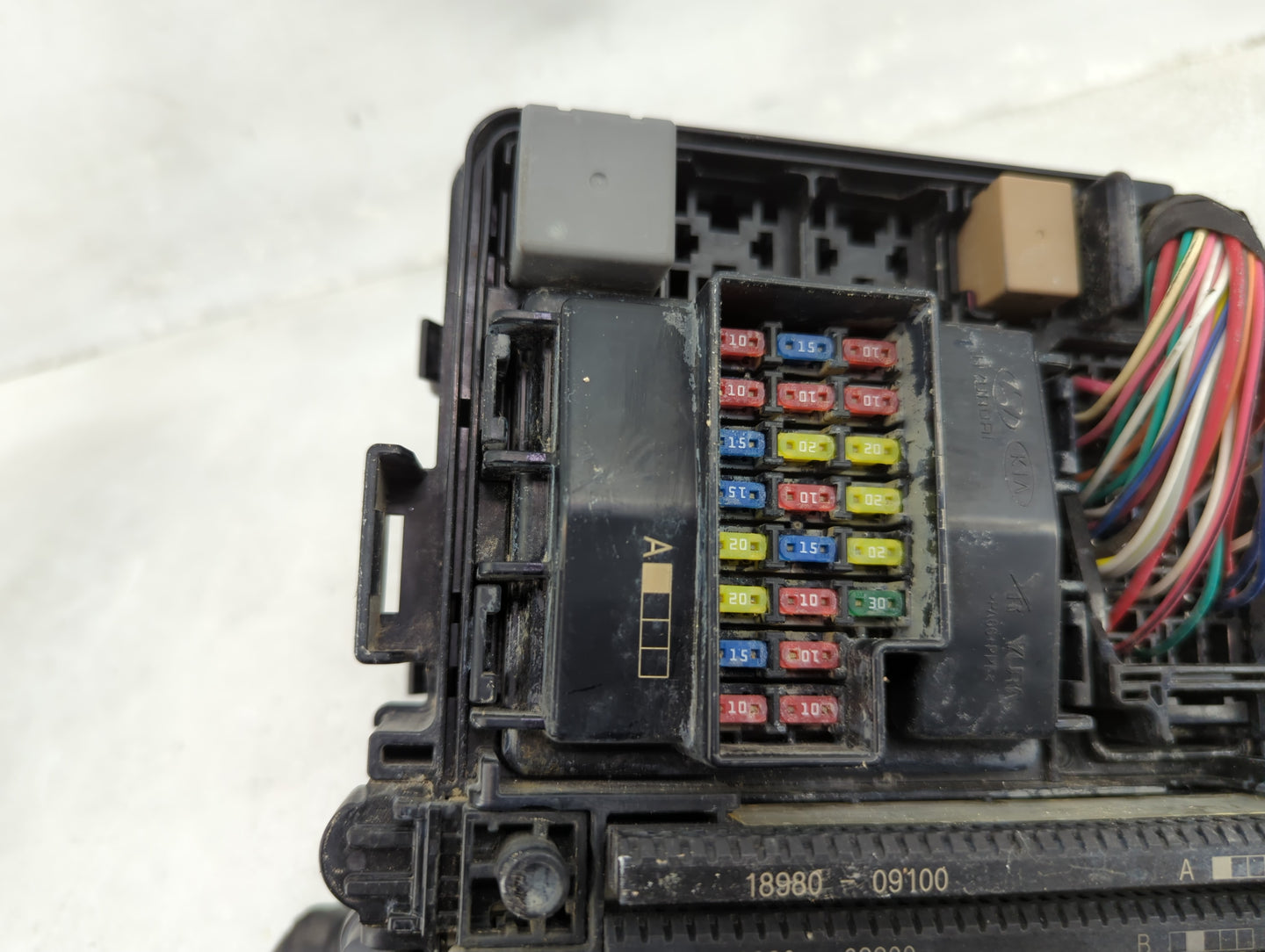 2016-2017 Hyundai Sonata Fusebox Fuse Box Panel Relay Module P/N:6423-0102-7-000 Fits Fits 2016 2017 OEM Used Auto Parts - O