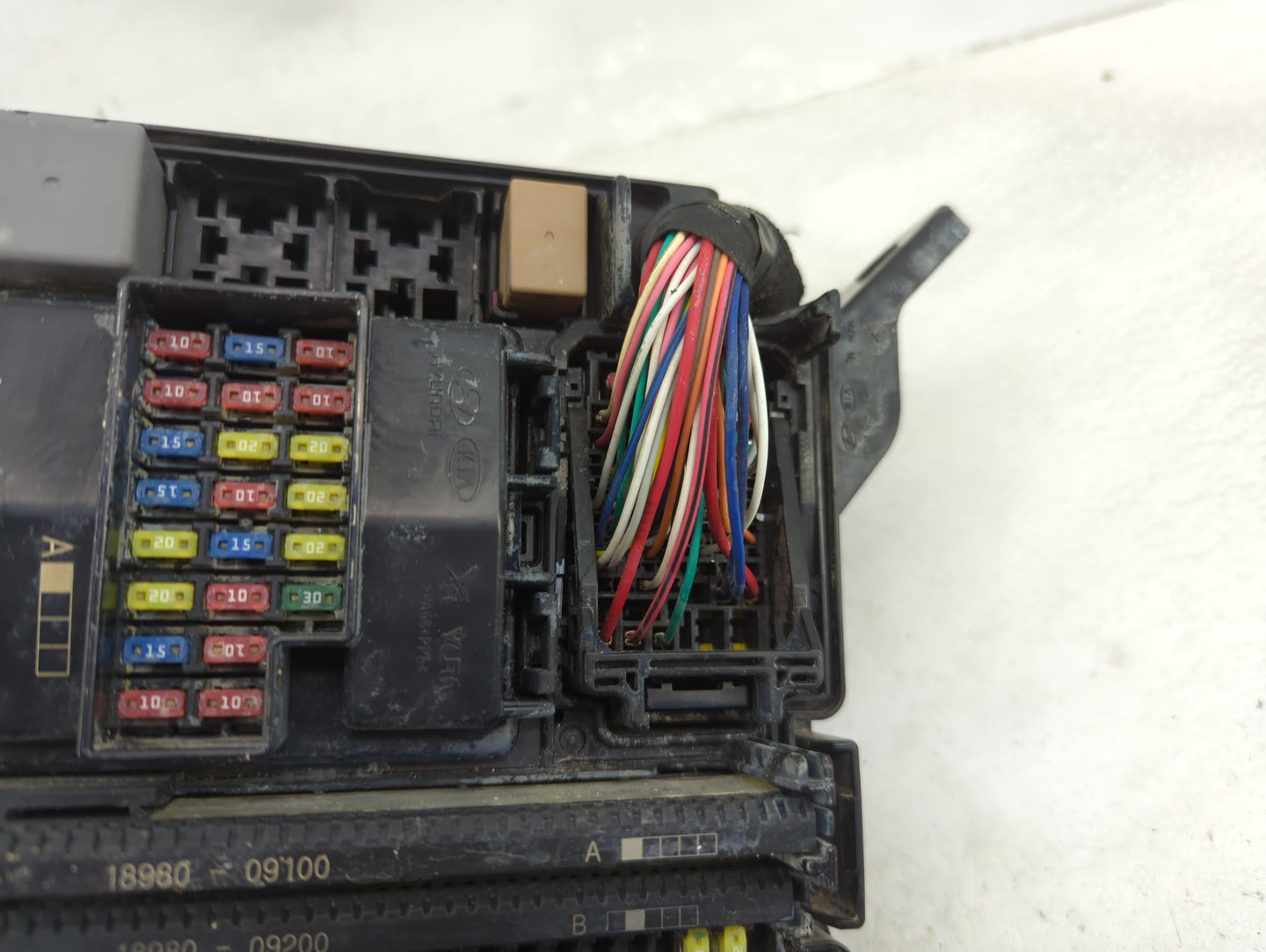 2016-2017 Hyundai Sonata Fusebox Fuse Box Panel Relay Module P/N:6423-0102-7-000 Fits Fits 2016 2017 OEM Used Auto Parts - O
