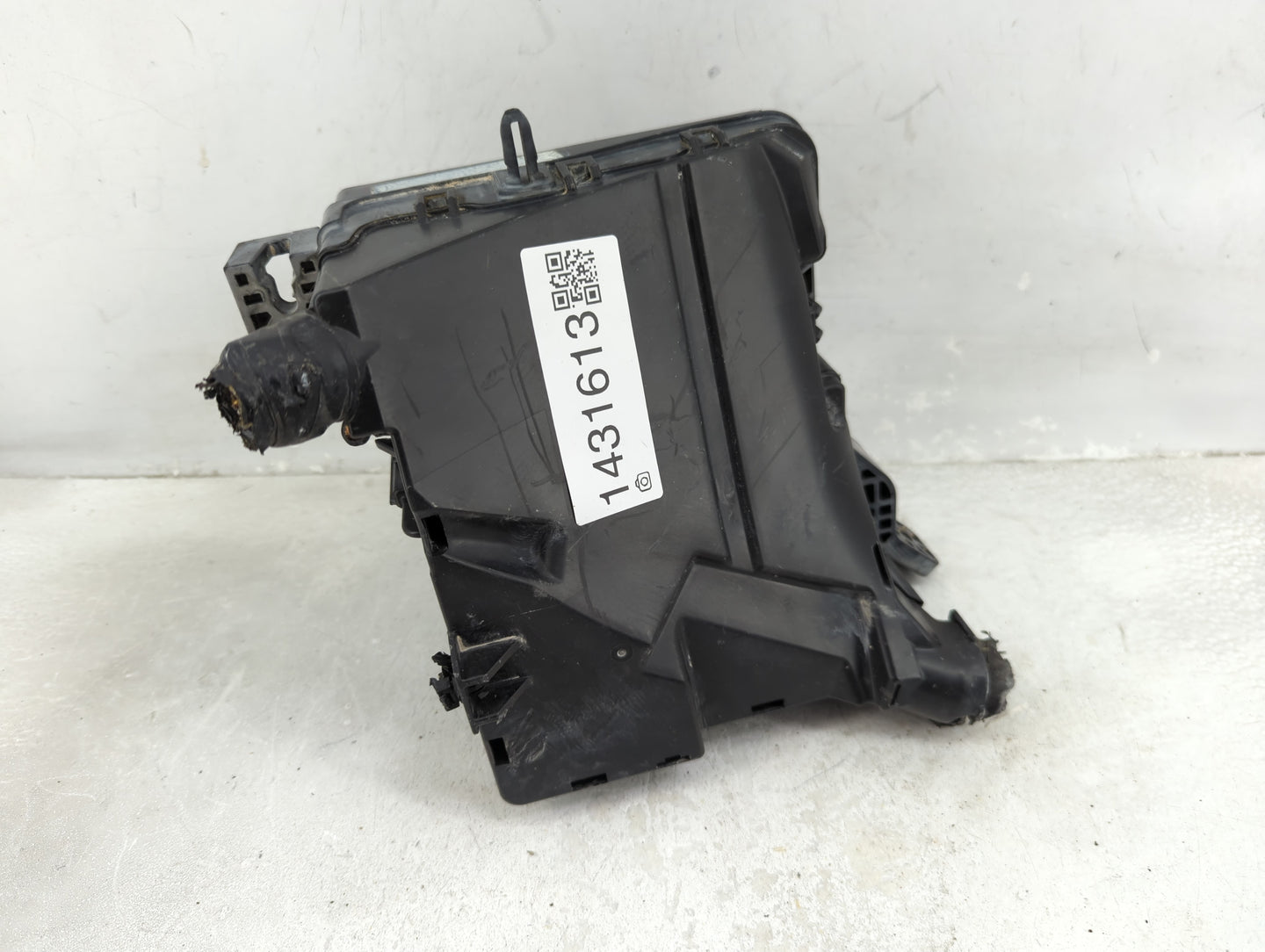 2016-2017 Hyundai Sonata Fusebox Fuse Box Panel Relay Module P/N:6423-0102-7-000 Fits Fits 2016 2017 OEM Used Auto Parts - O